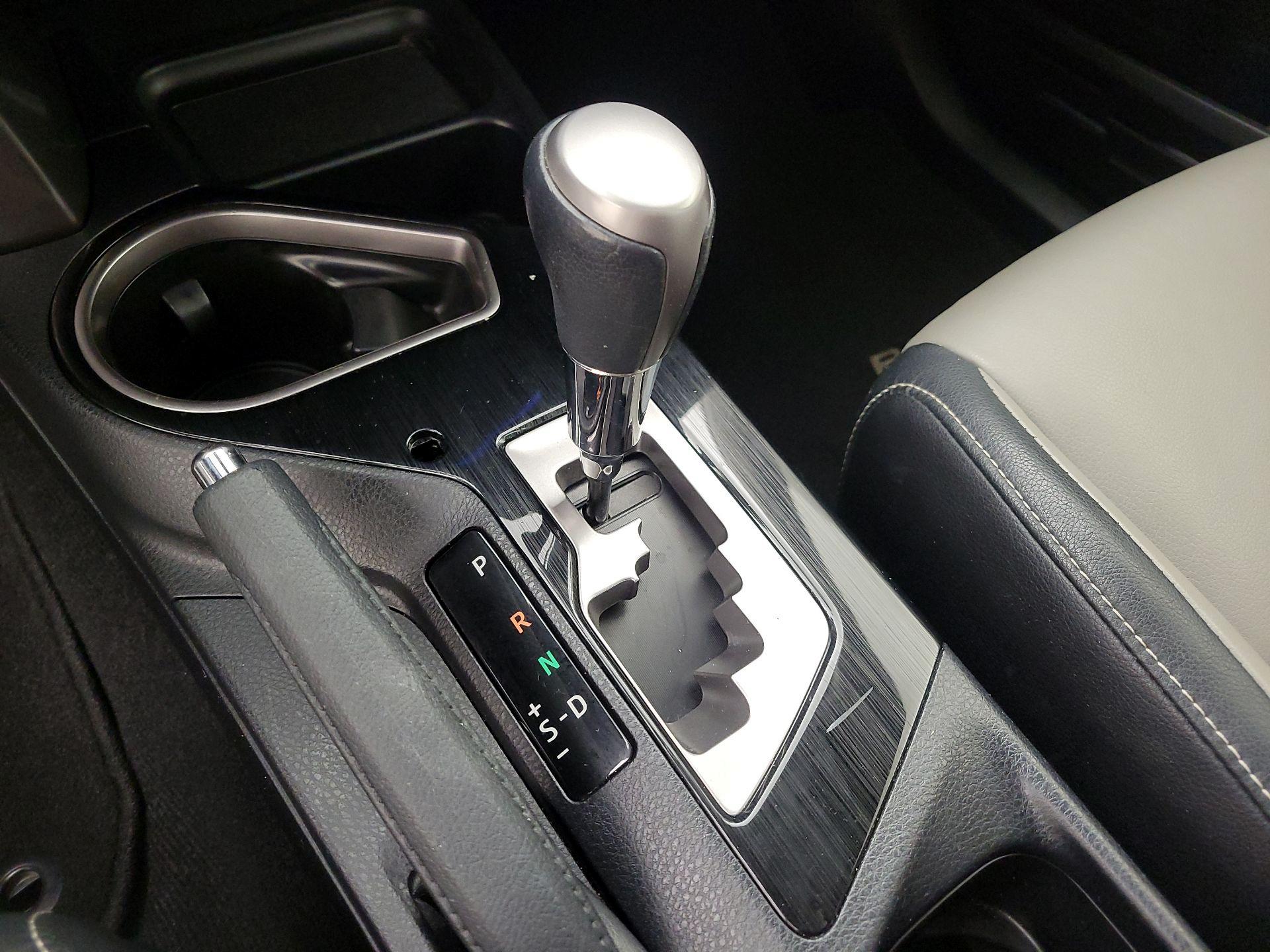 Thumbnail: 2016 Toyota RAV4 - 17