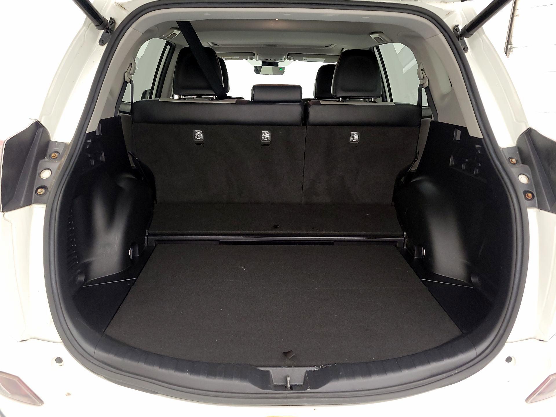 Thumbnail: 2016 Toyota RAV4 - 20