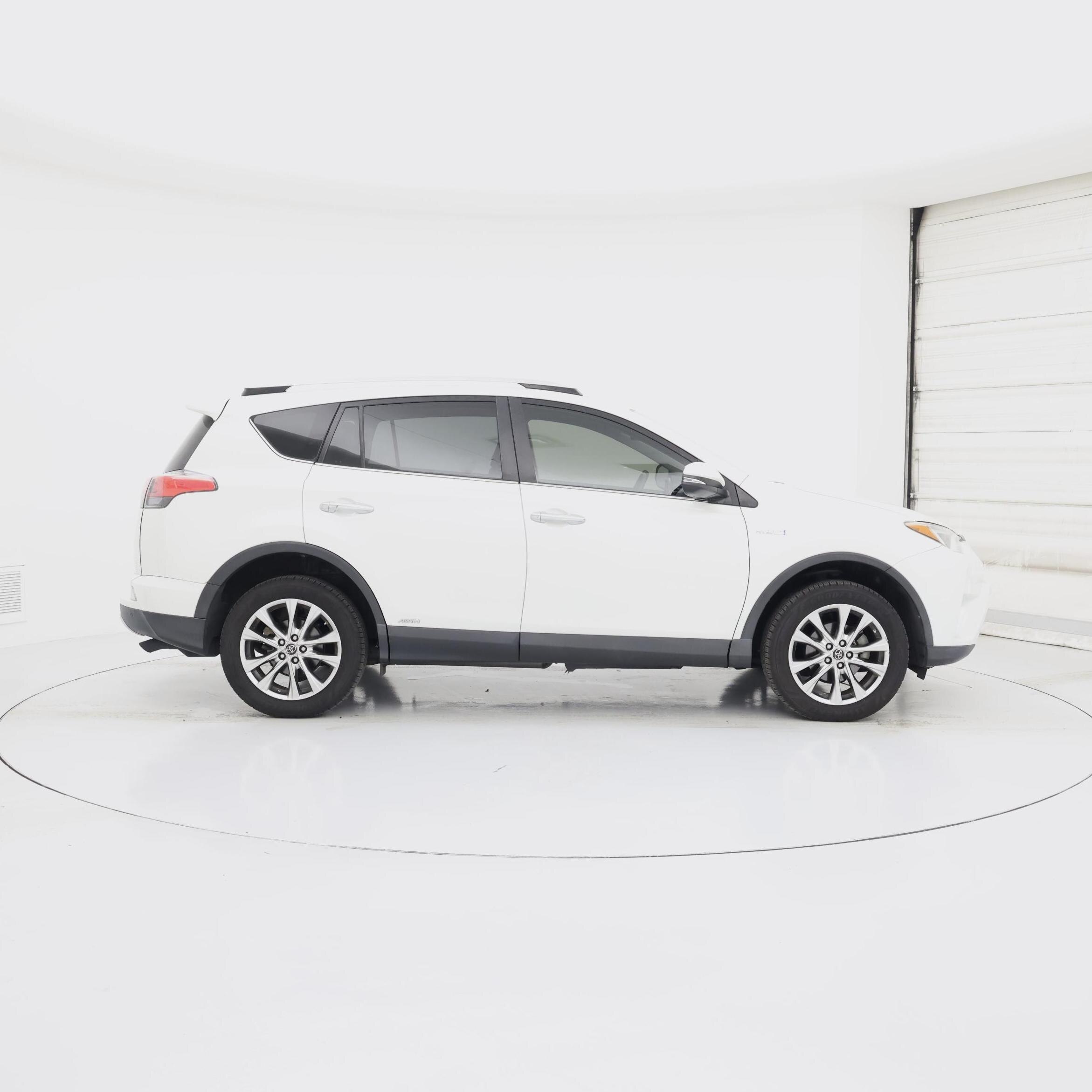 Thumbnail: 2016 Toyota RAV4 - 7