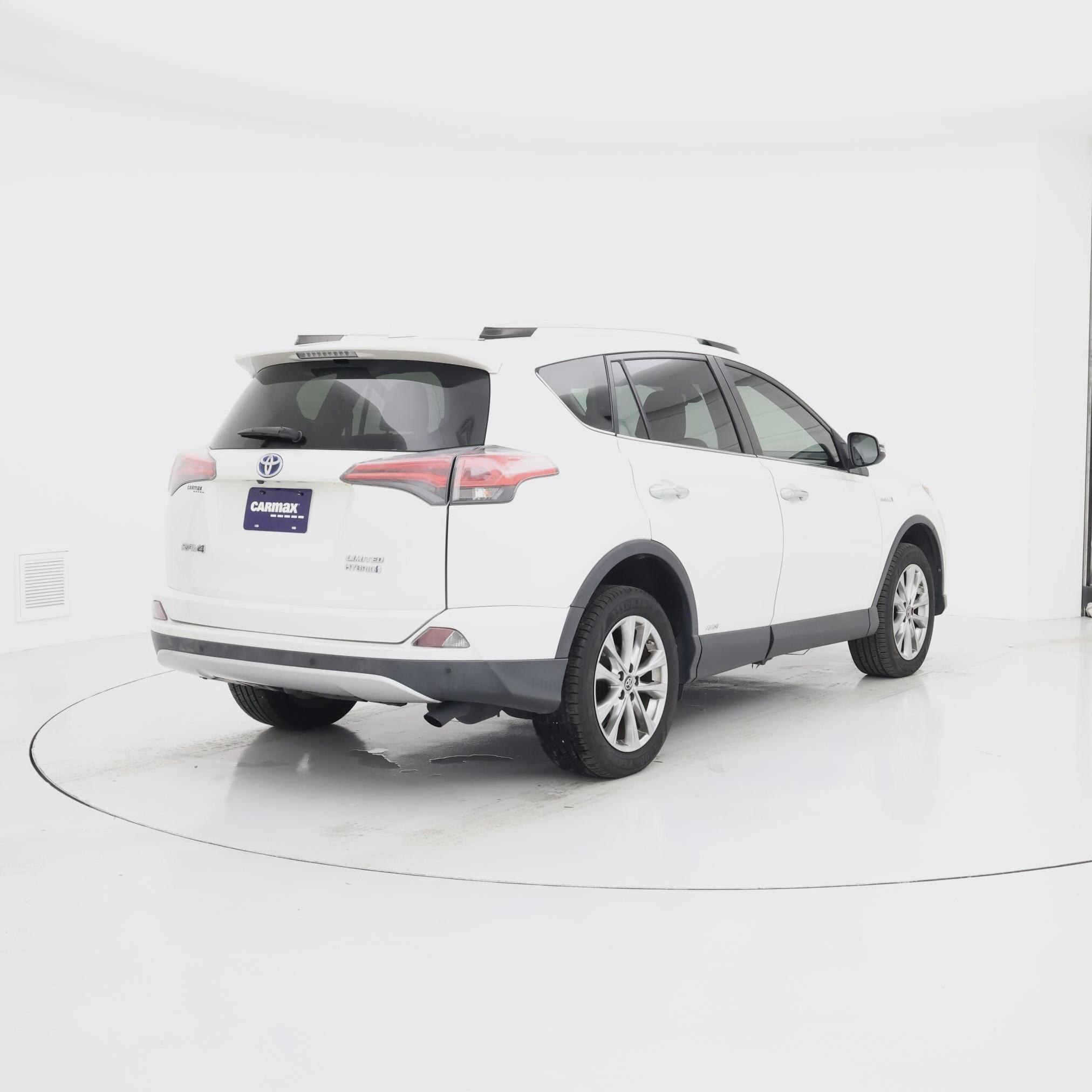Thumbnail: 2016 Toyota RAV4 - 8