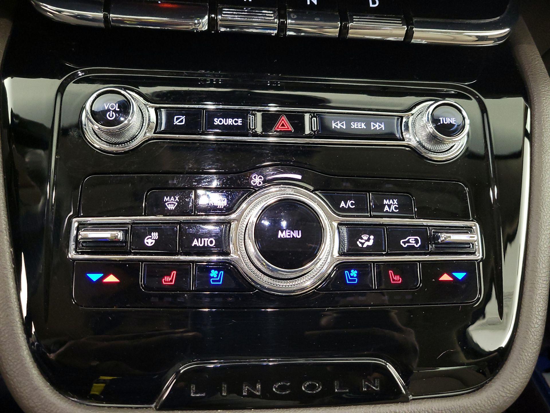 Thumbnail: 2022 Lincoln Corsair - 17