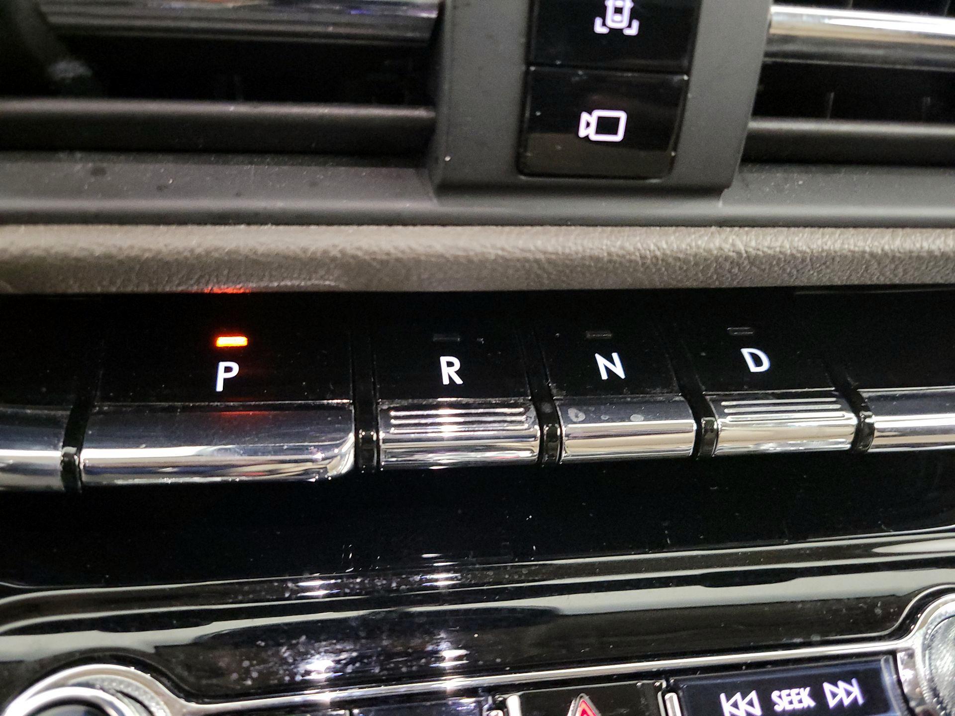 Thumbnail: 2022 Lincoln Corsair - 18