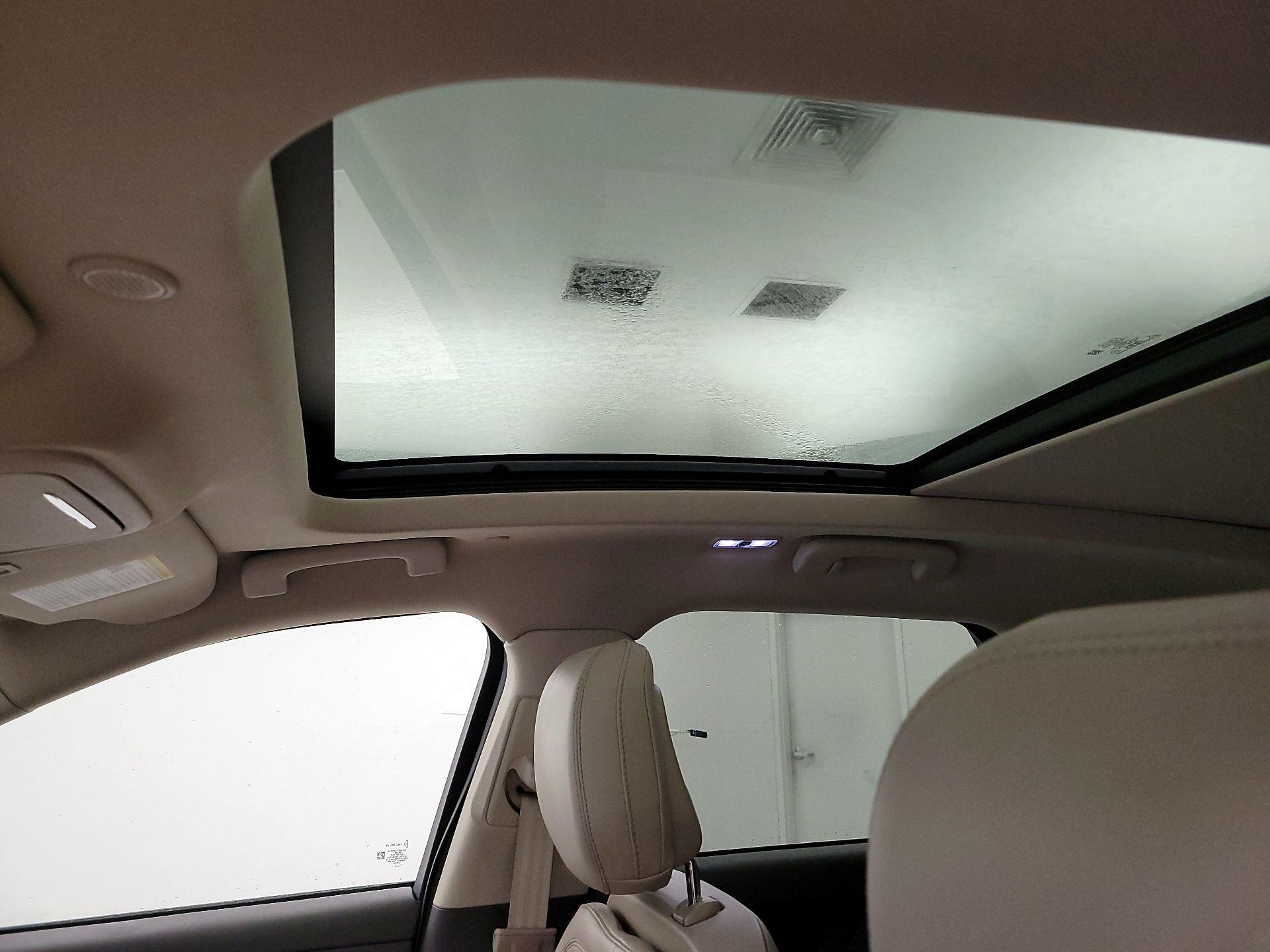 Thumbnail: 2022 Lincoln Corsair - 20