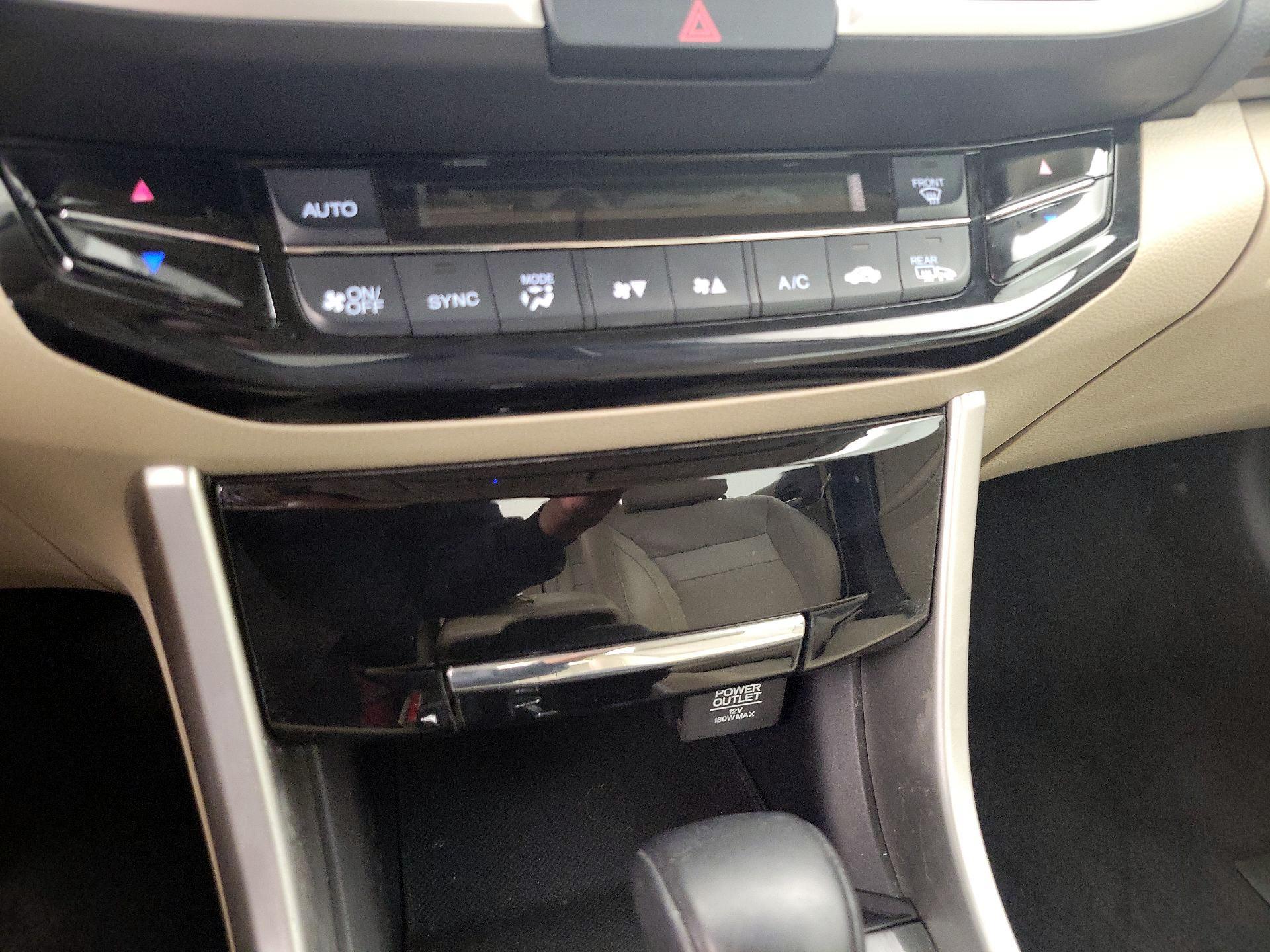 Thumbnail: 2016 Honda Accord - 16