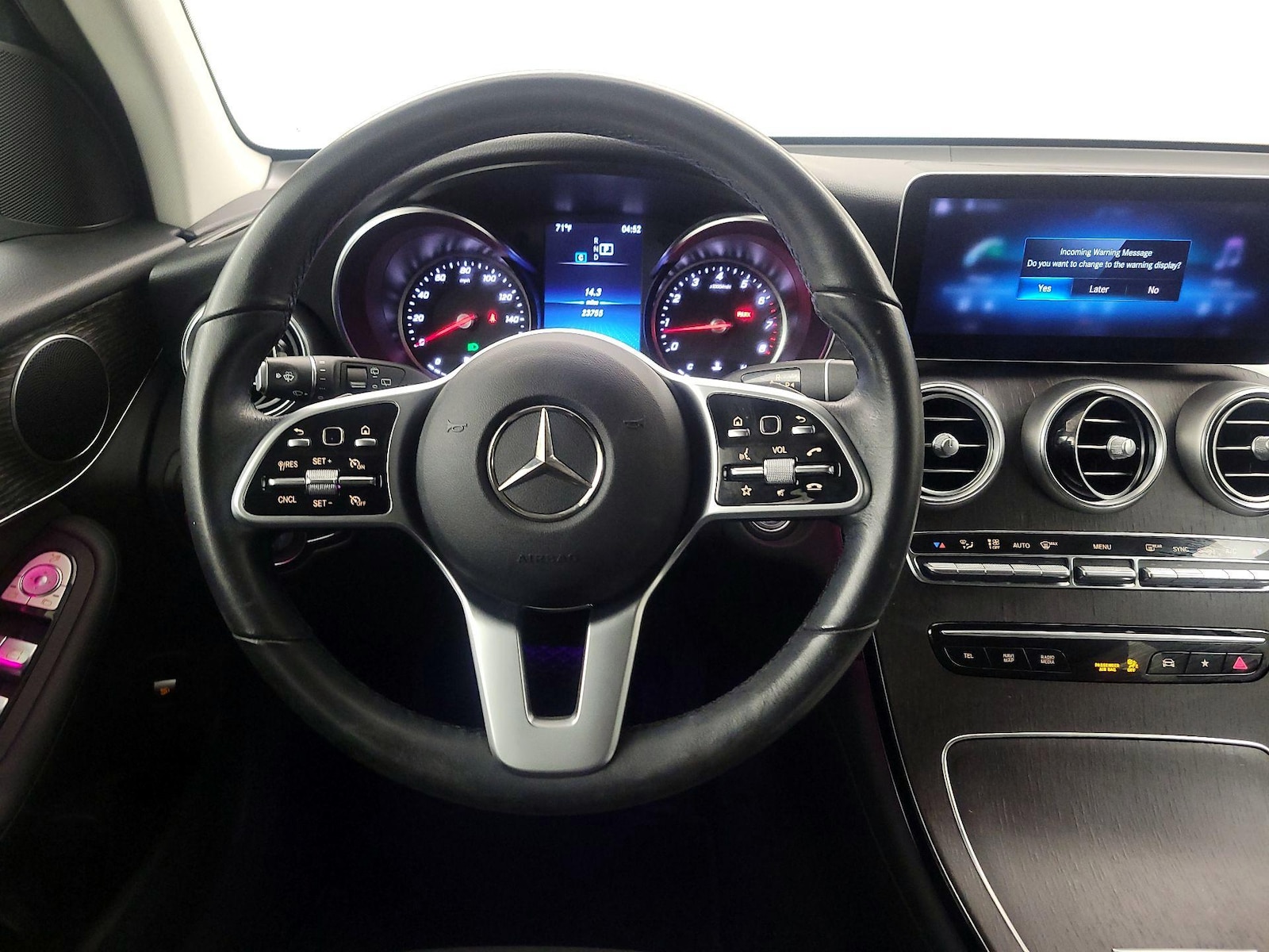 2022 Mercedes-Benz GLC GLC300 - Photo 11
