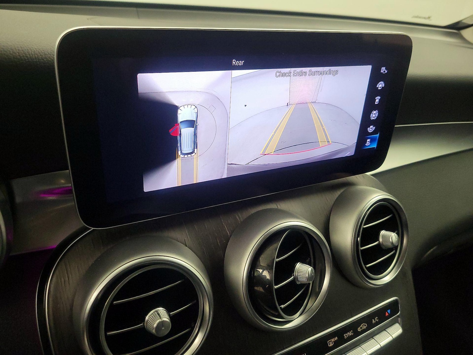 2022 Mercedes-Benz GLC GLC300 - Photo 15