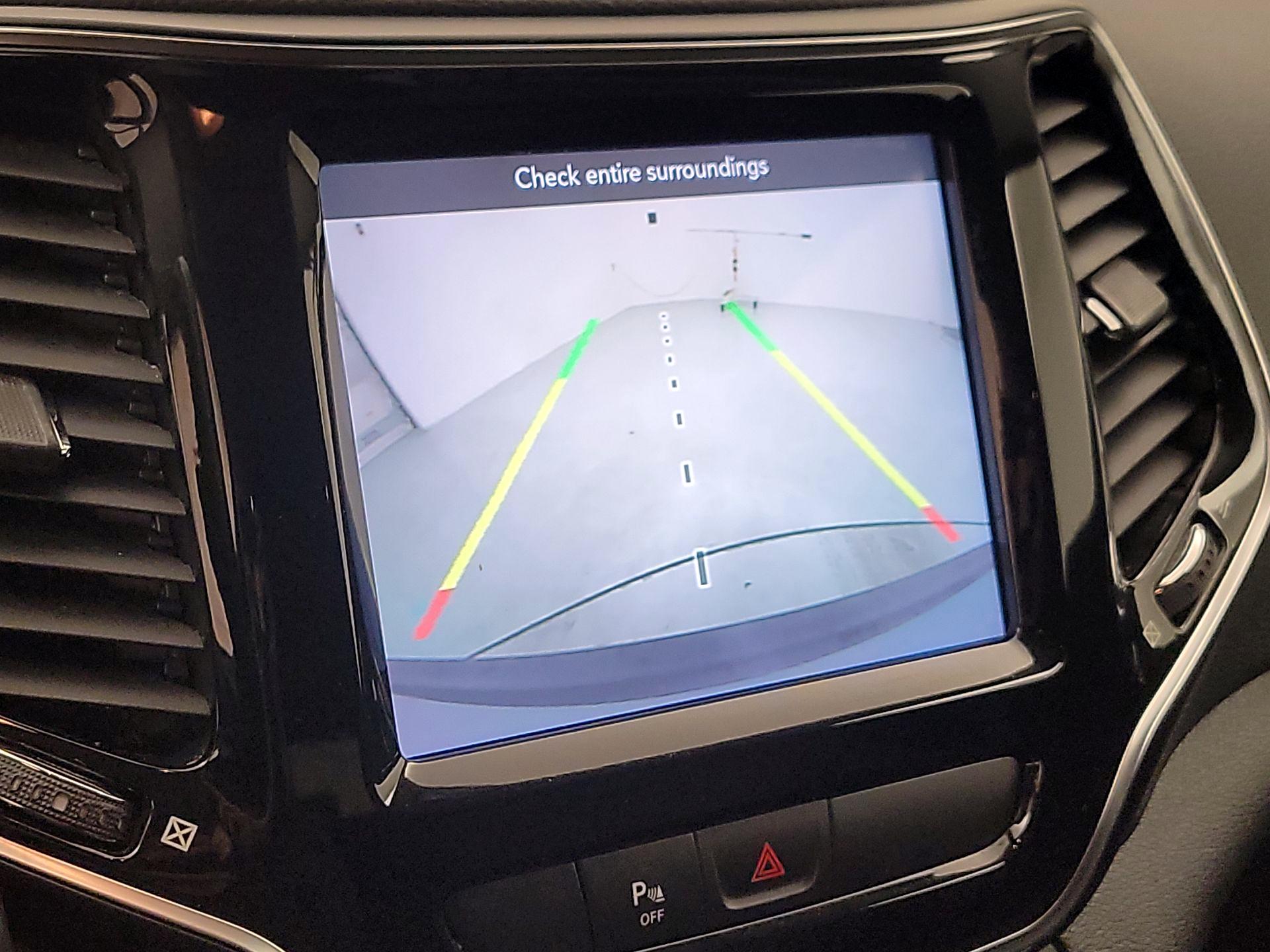 Thumbnail: 2020 Jeep Cherokee - 14