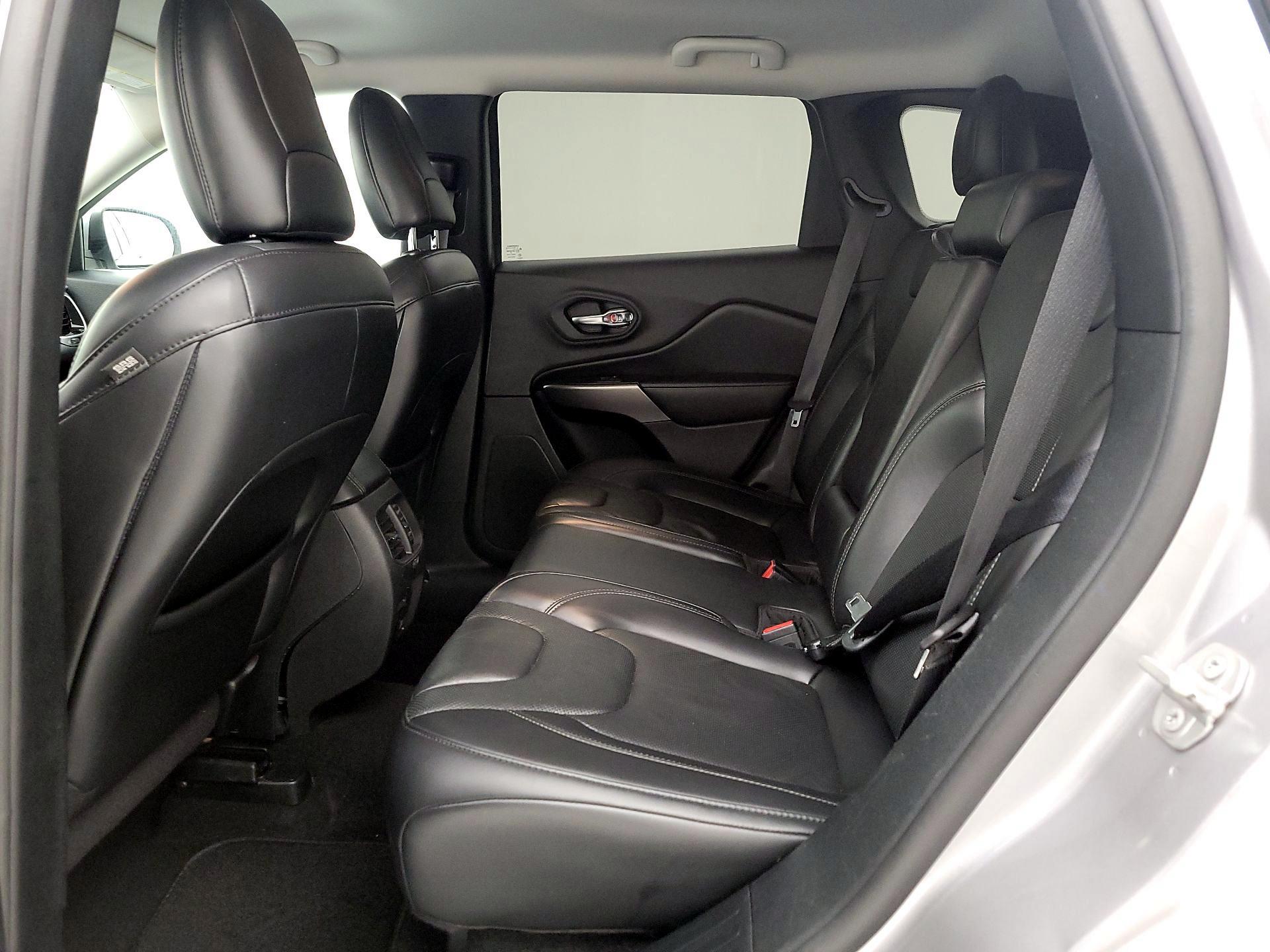 Thumbnail: 2020 Jeep Cherokee - 19