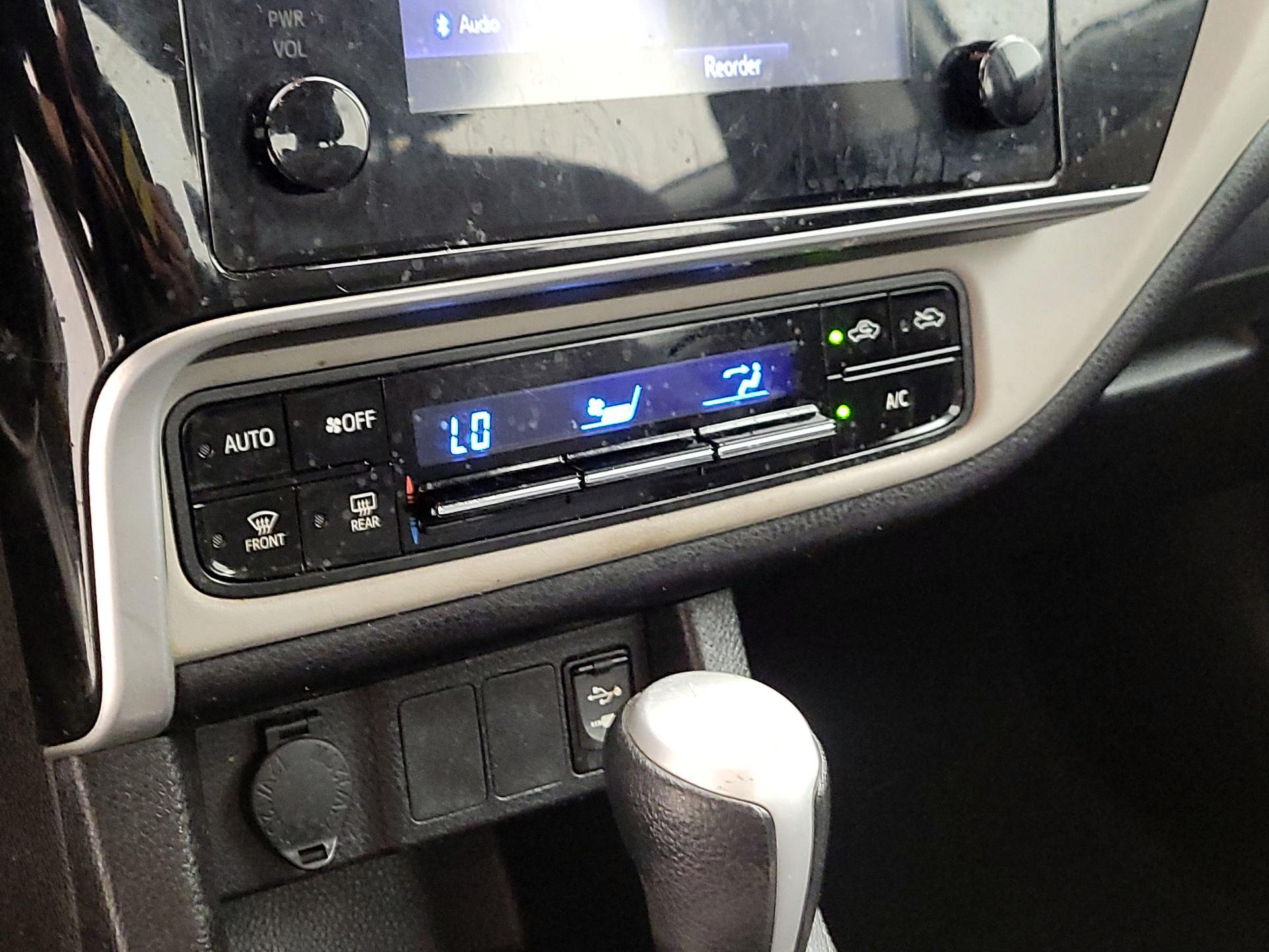 Thumbnail: 2019 Toyota Corolla - 16