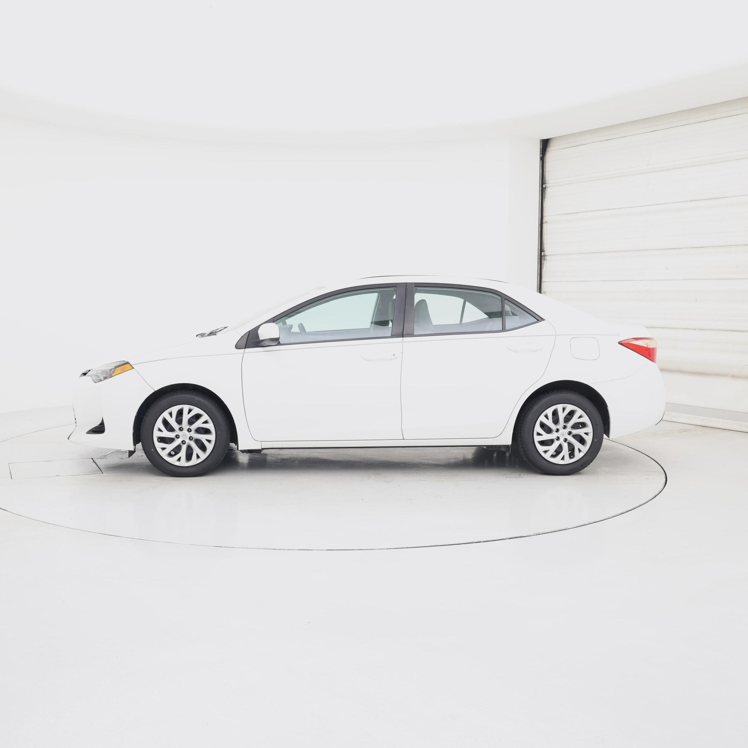 Thumbnail: 2019 Toyota Corolla - 3