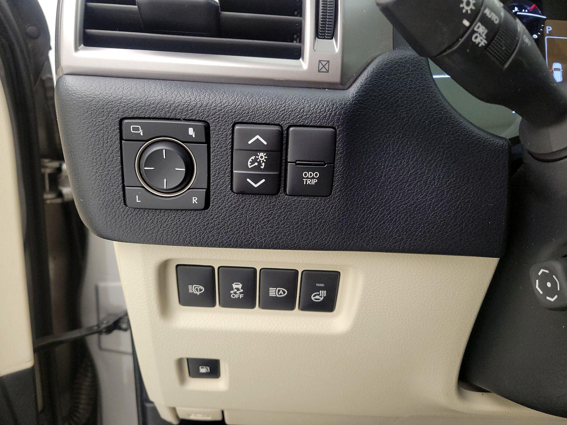 Thumbnail: 2023 Lexus GX - 13