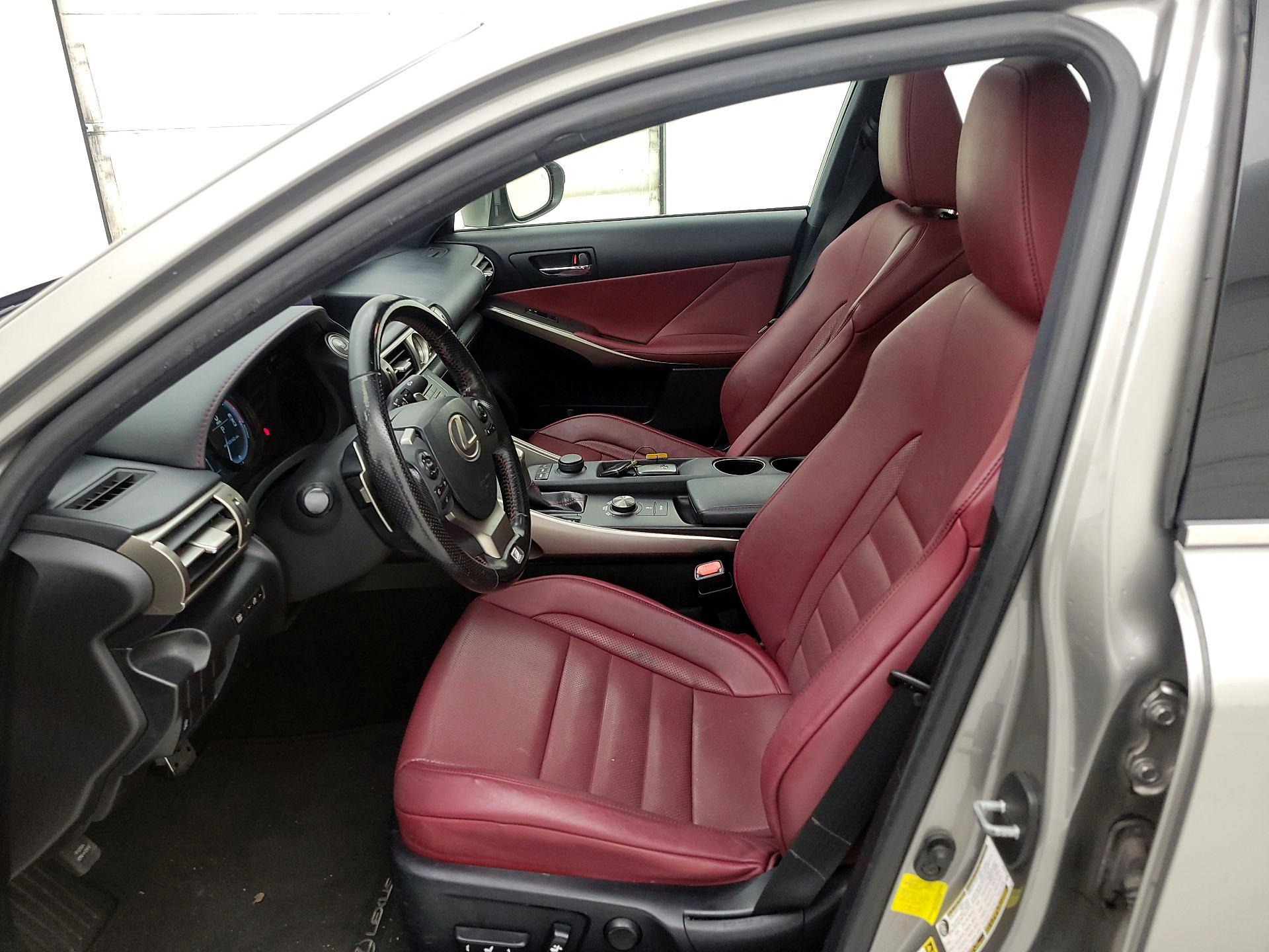 Thumbnail: 2016 Lexus IS - 11