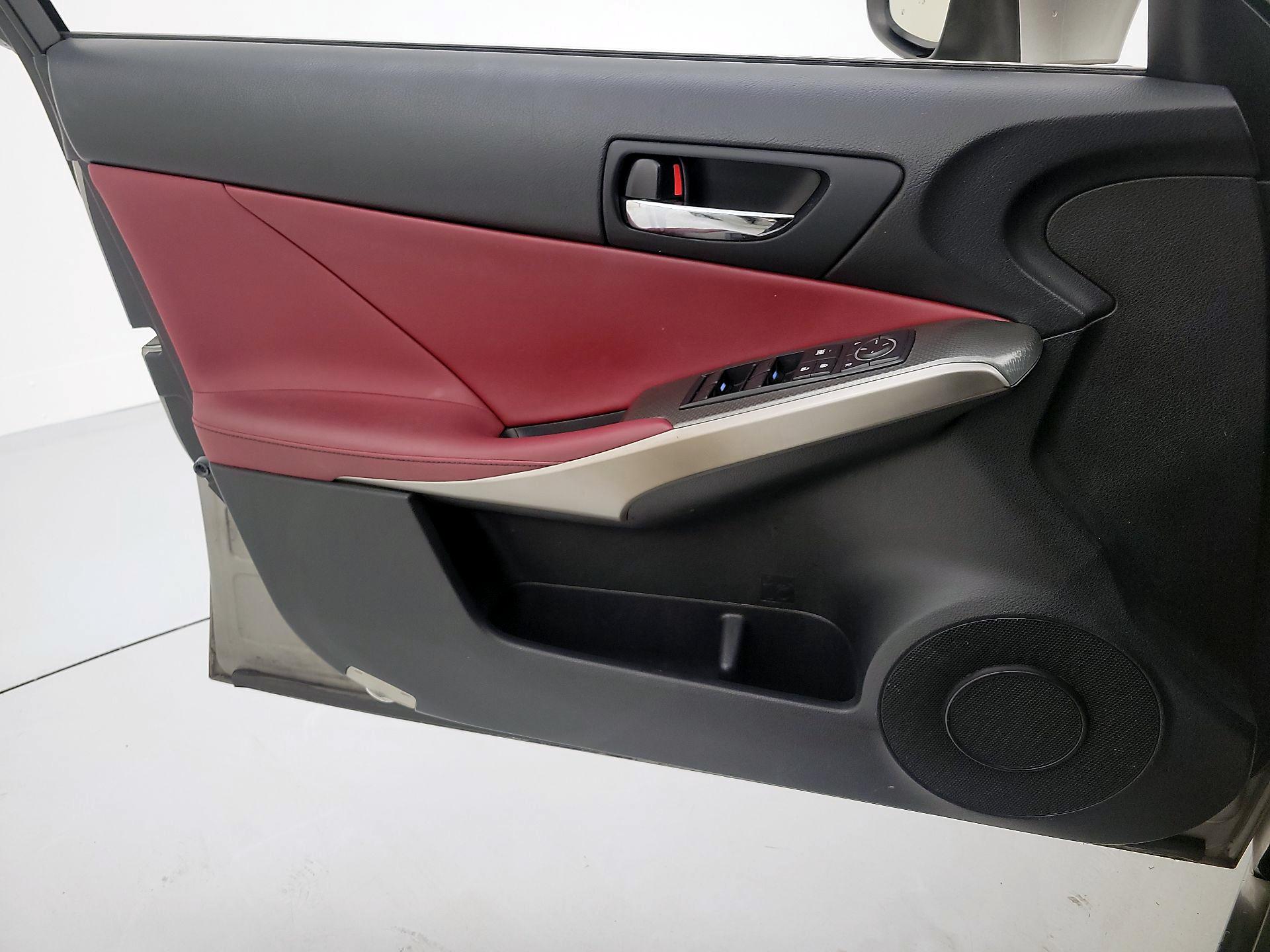 Thumbnail: 2016 Lexus IS - 12