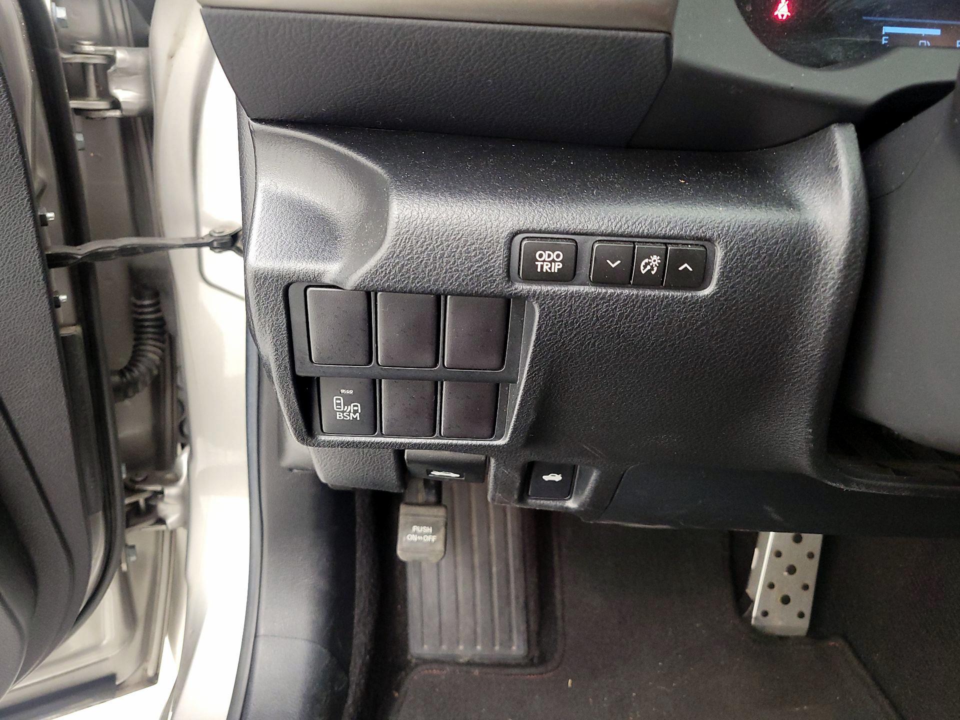 Thumbnail: 2016 Lexus IS - 13