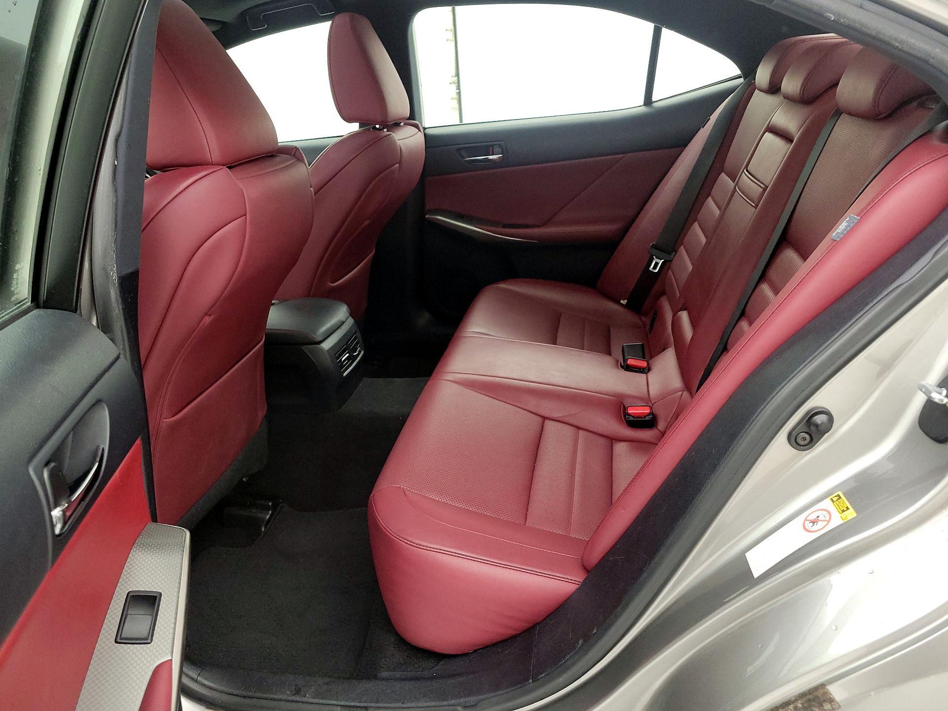 Thumbnail: 2016 Lexus IS - 20