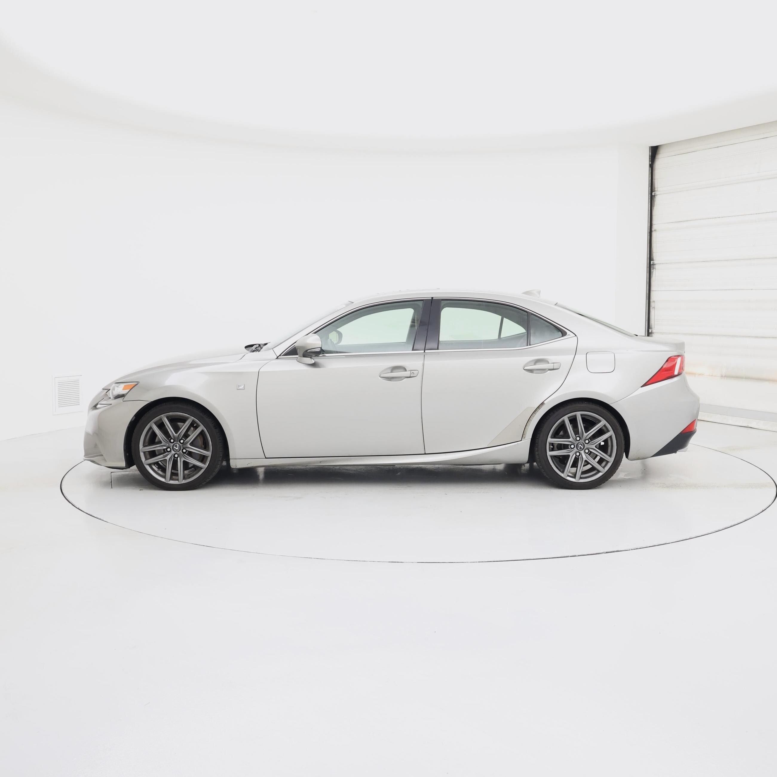 Thumbnail: 2016 Lexus IS - 3