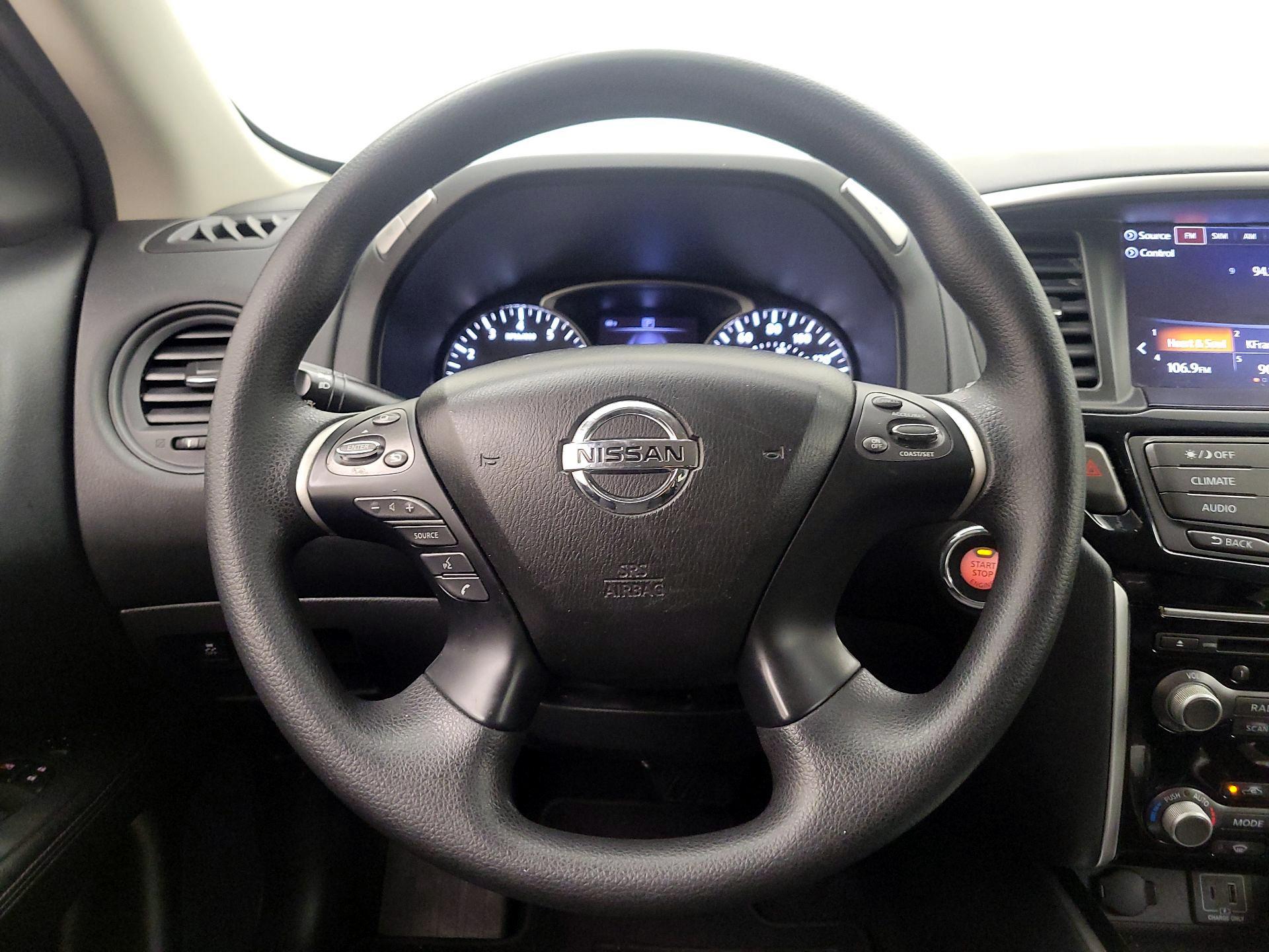 Thumbnail: 2019 Nissan Pathfinder - 10