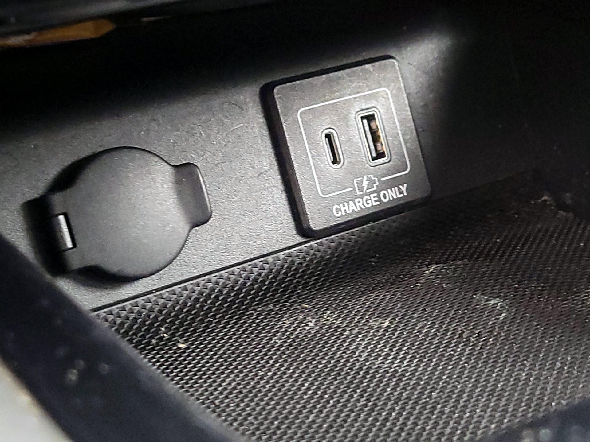 Thumbnail: 2019 Nissan Pathfinder - 18