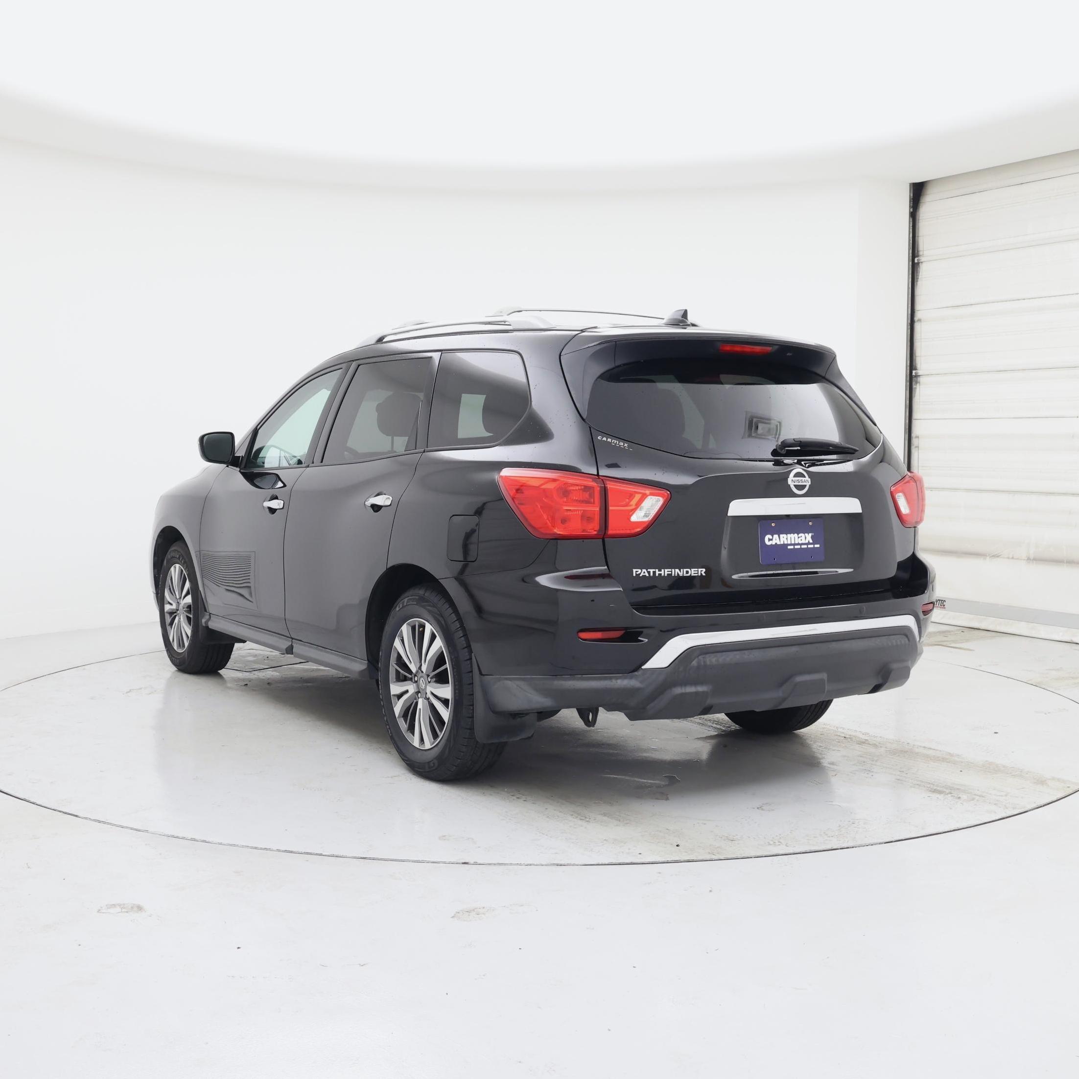 Thumbnail: 2019 Nissan Pathfinder - 2