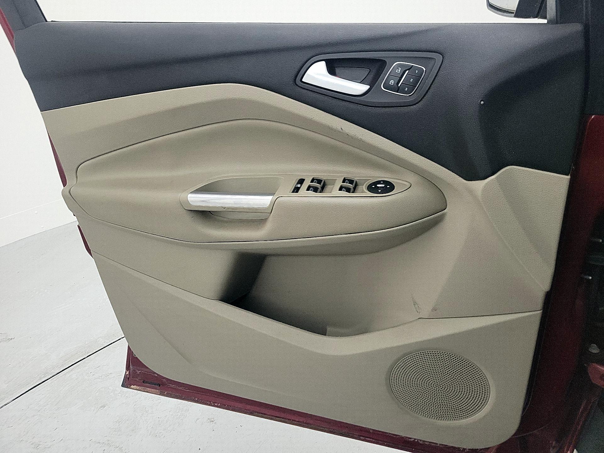 Thumbnail: 2015 Ford Escape - 12