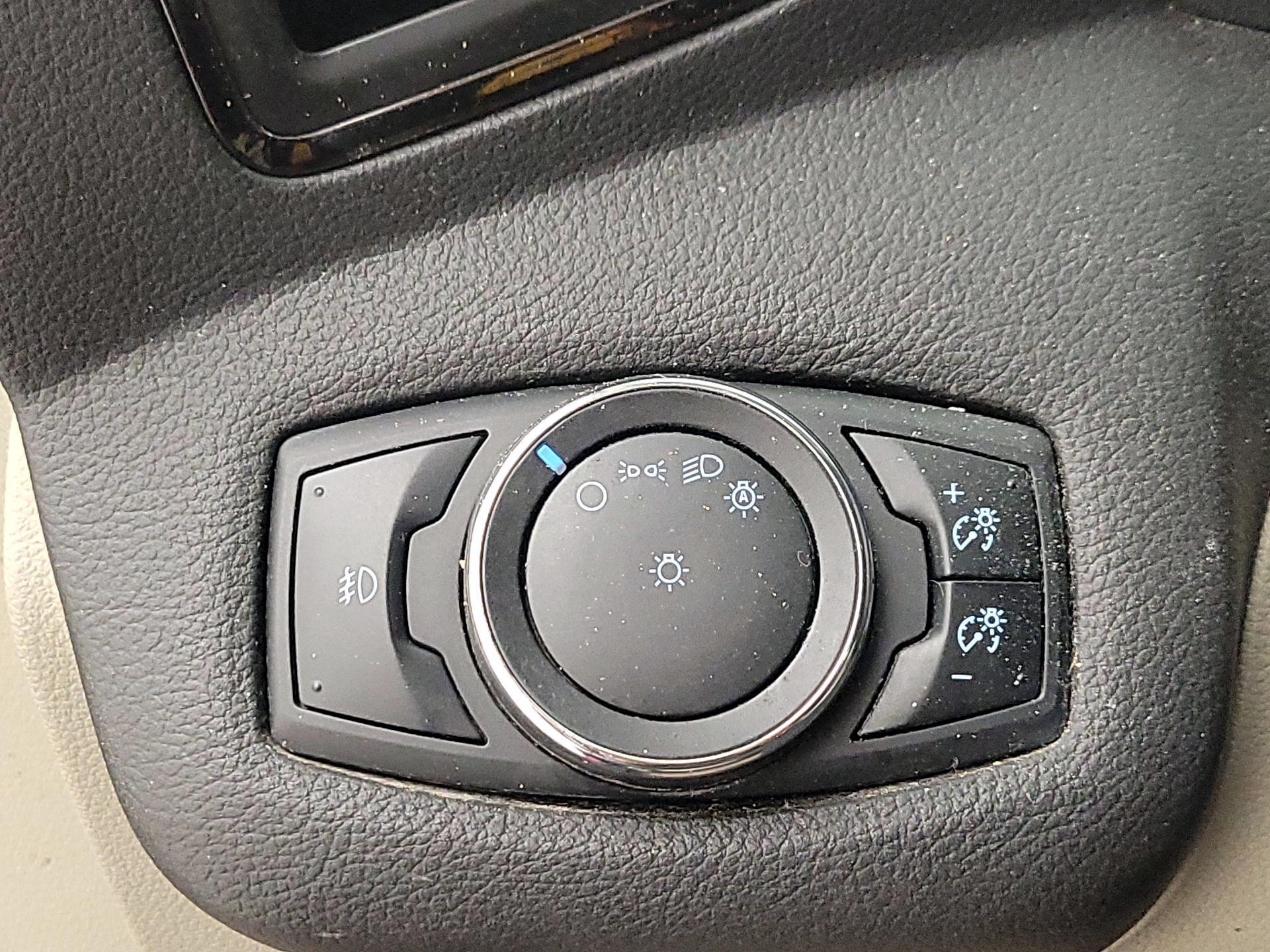 Thumbnail: 2015 Ford Escape - 13