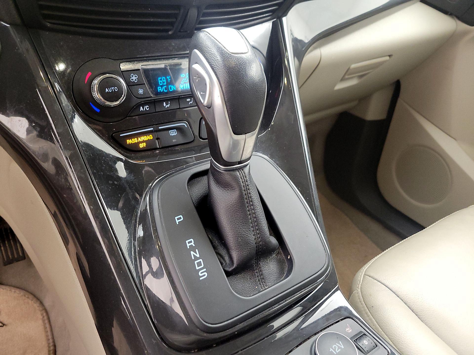 Thumbnail: 2015 Ford Escape - 17