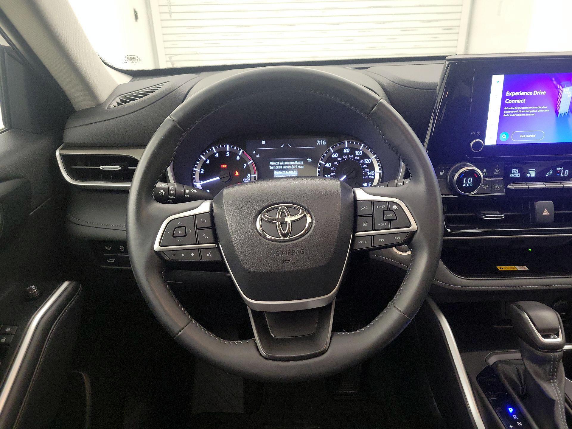 Thumbnail: 2024 Toyota Highlander - 10