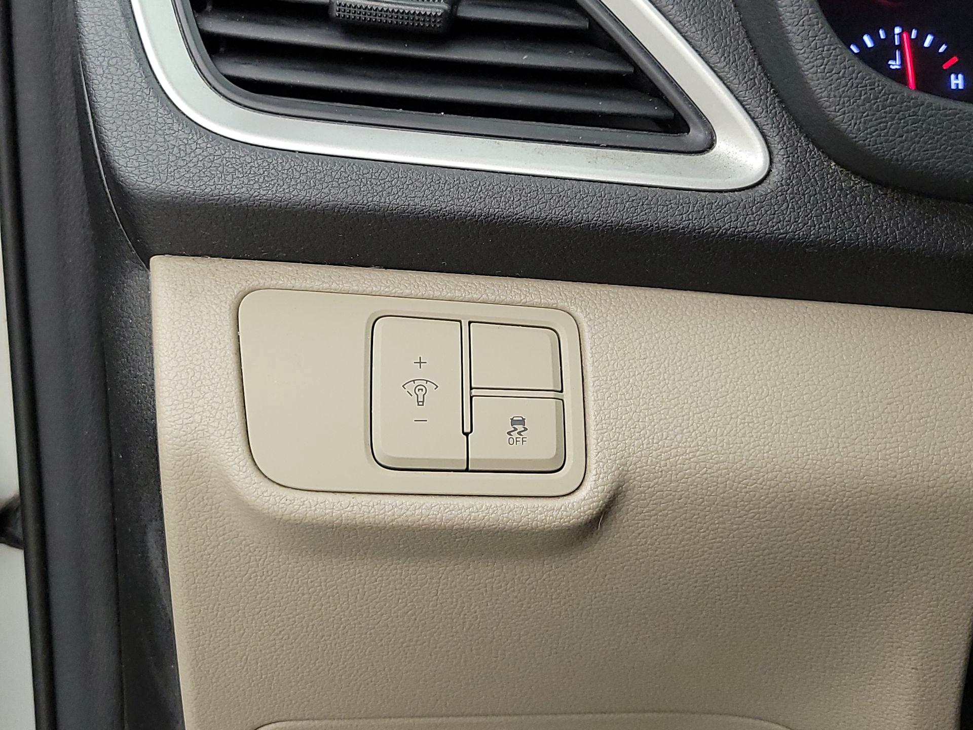 Thumbnail: 2019 Hyundai Accent - 13