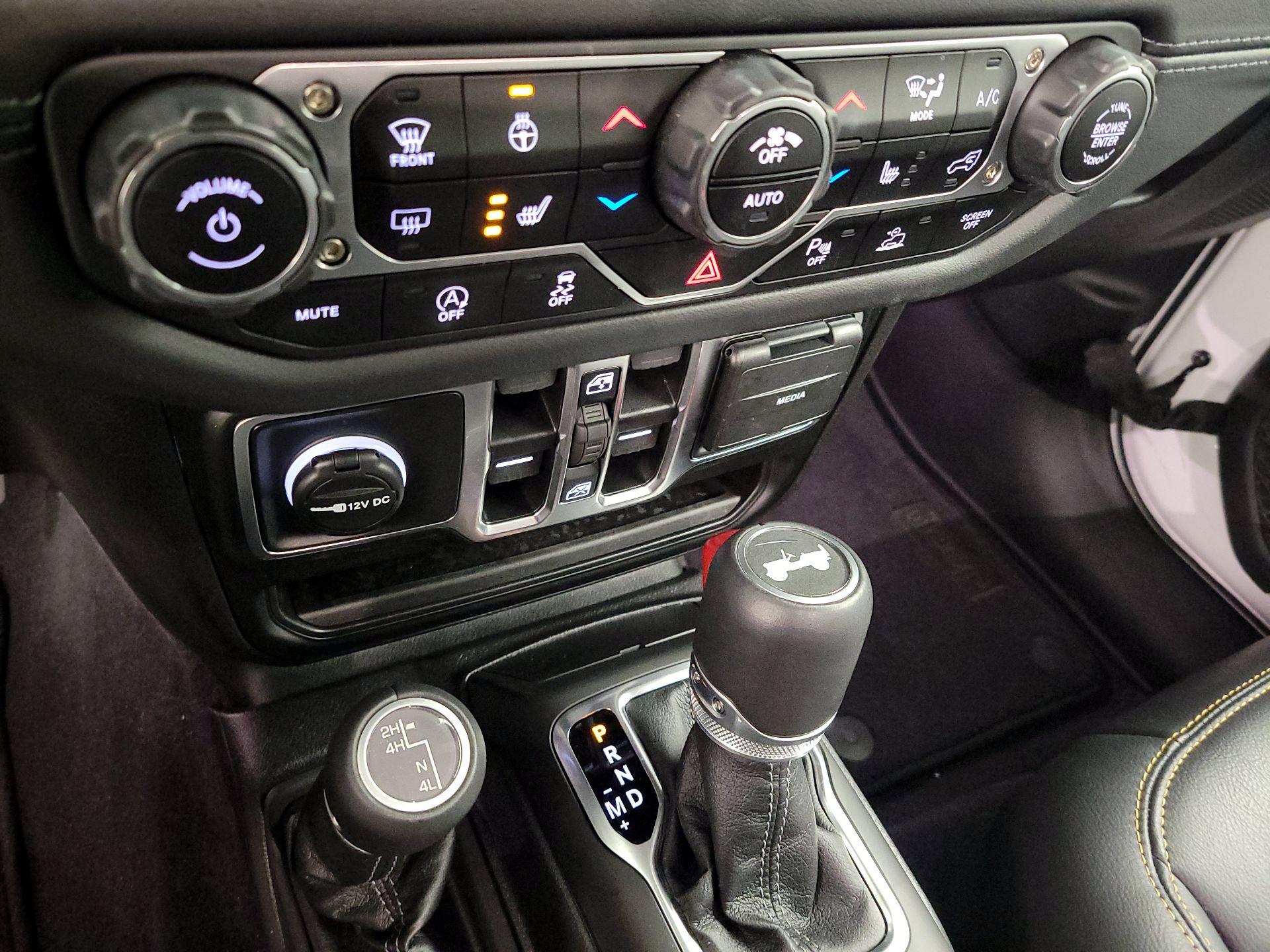 Thumbnail: 2025 Jeep Wrangler - 17