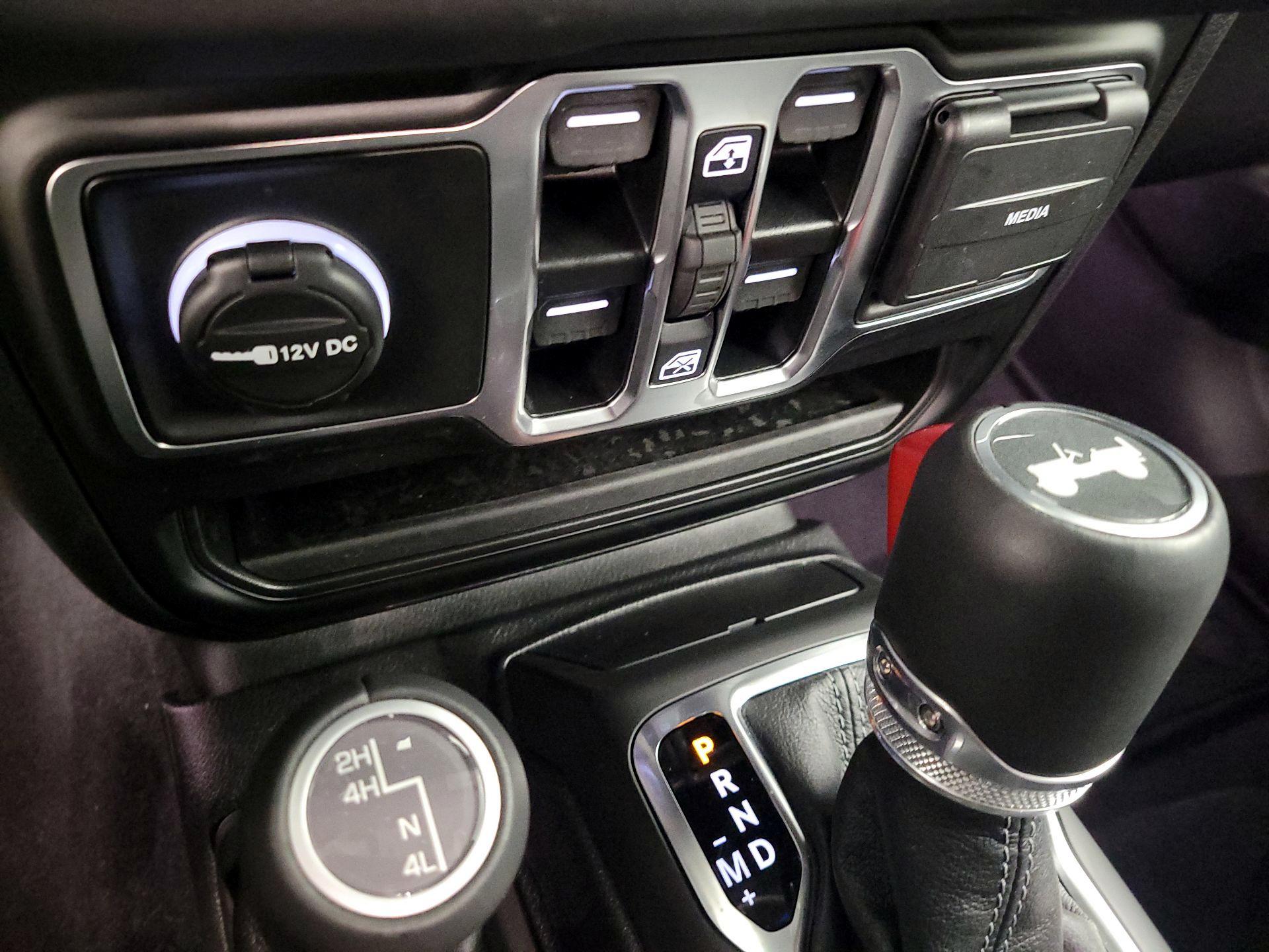 Thumbnail: 2025 Jeep Wrangler - 19