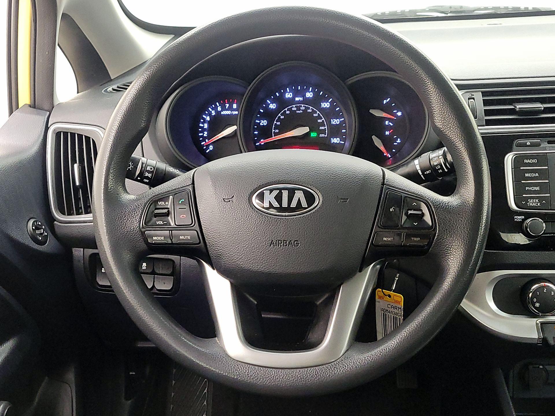 Thumbnail: 2016 Kia Rio - 10