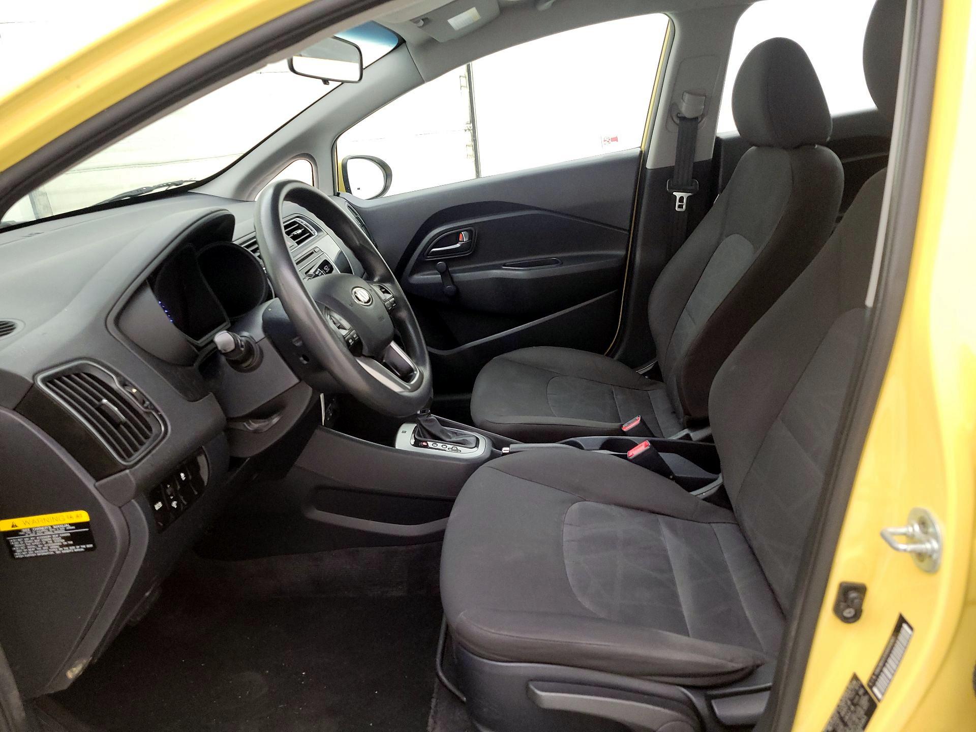 Thumbnail: 2016 Kia Rio - 11