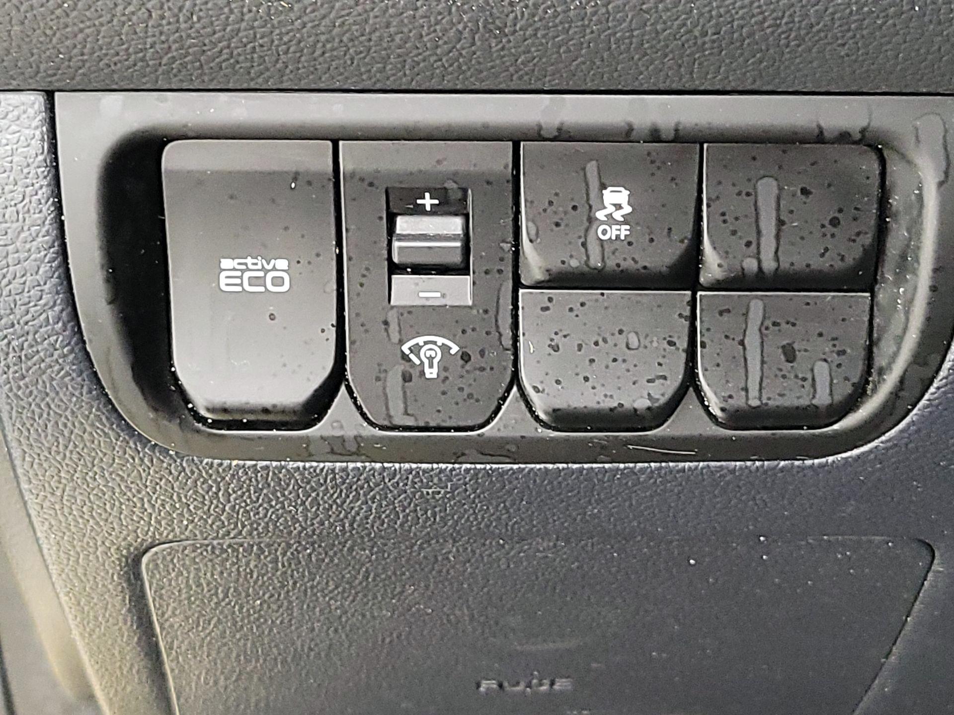 Thumbnail: 2016 Kia Rio - 13