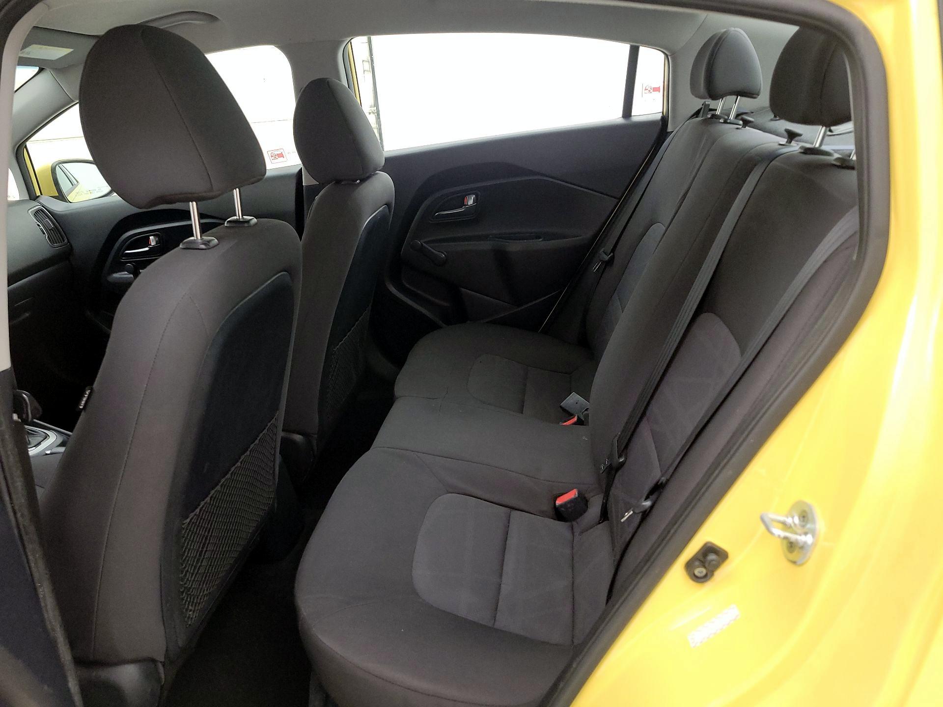 Thumbnail: 2016 Kia Rio - 18