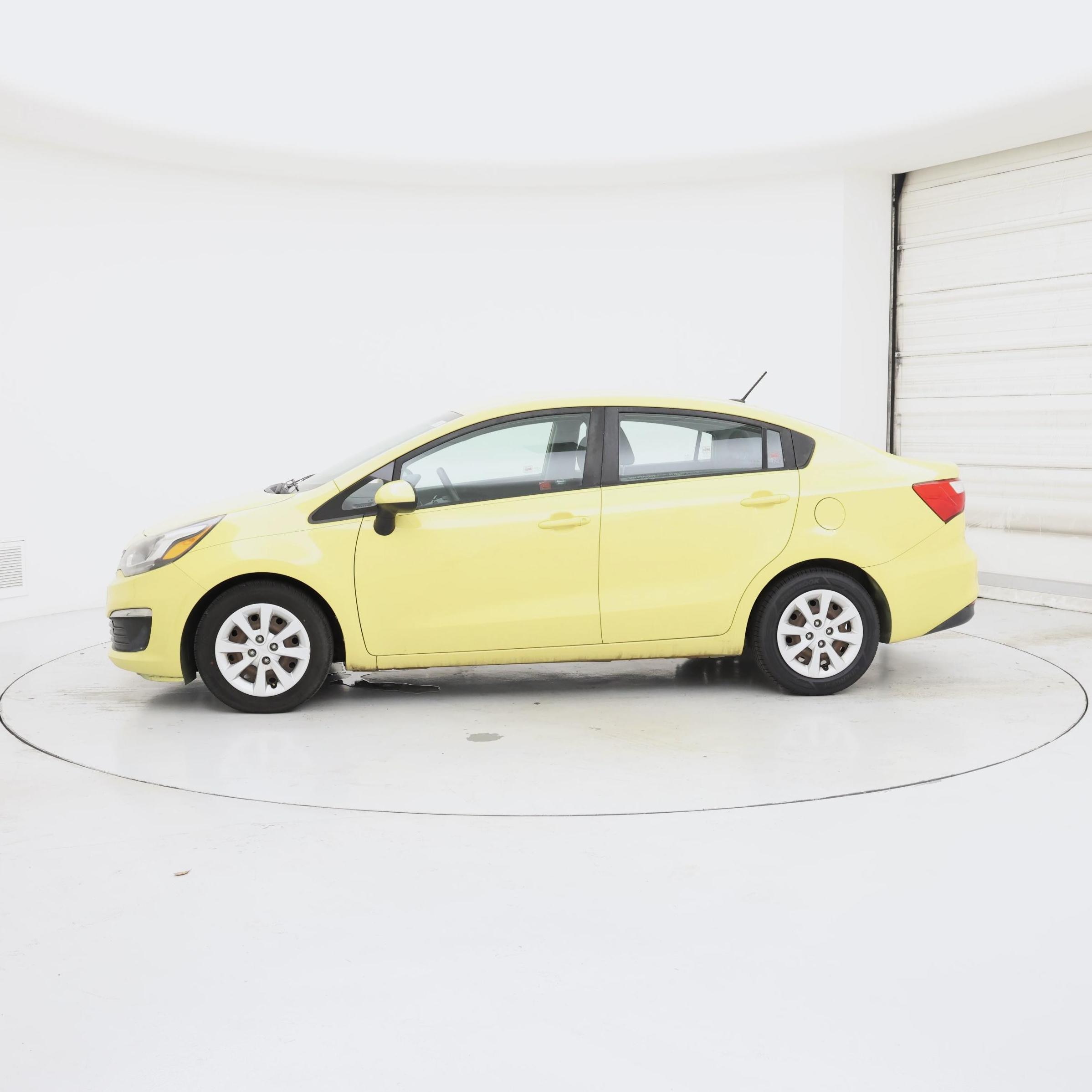Thumbnail: 2016 Kia Rio - 3