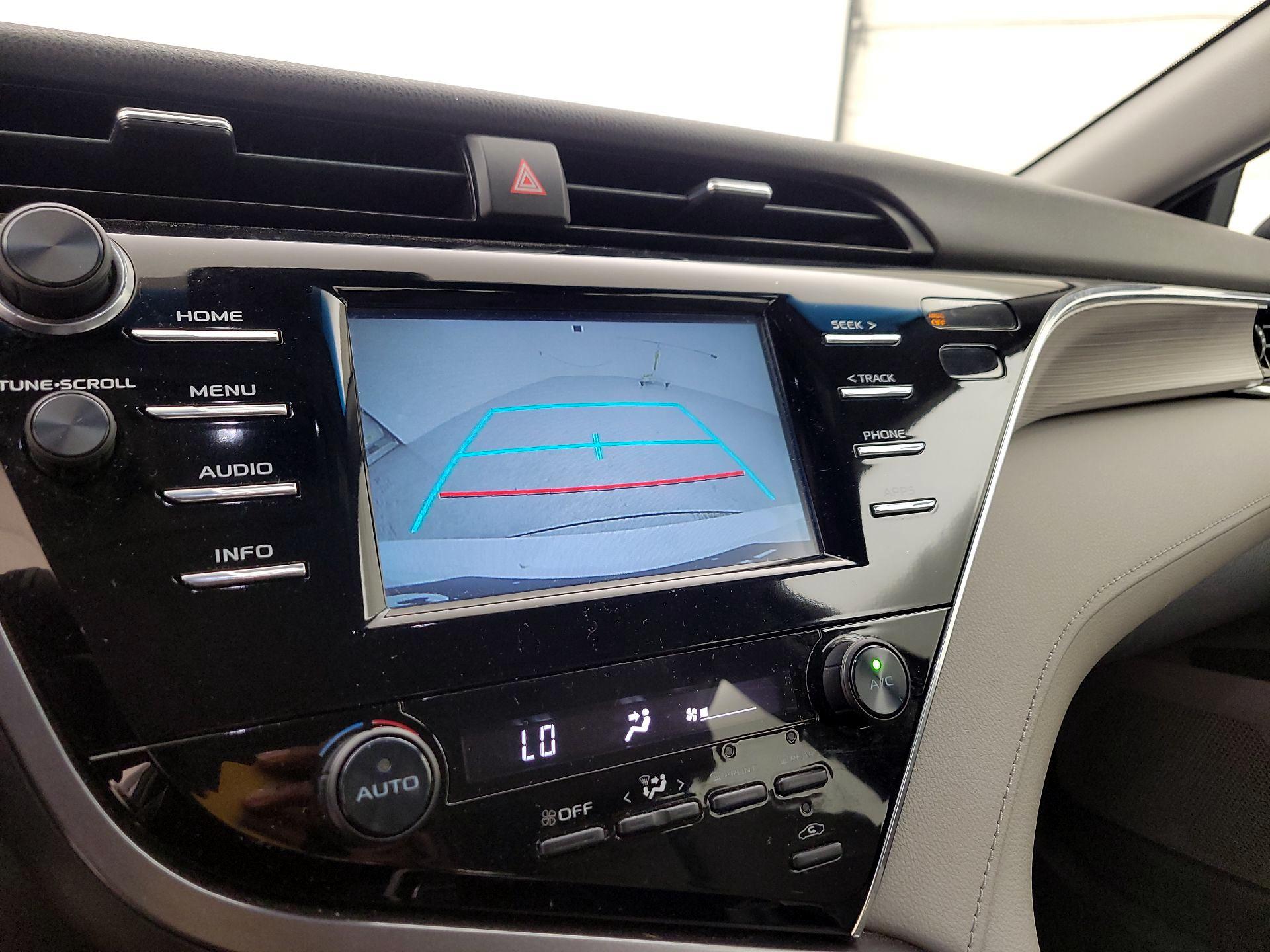 Thumbnail: 2018 Toyota Camry - 14