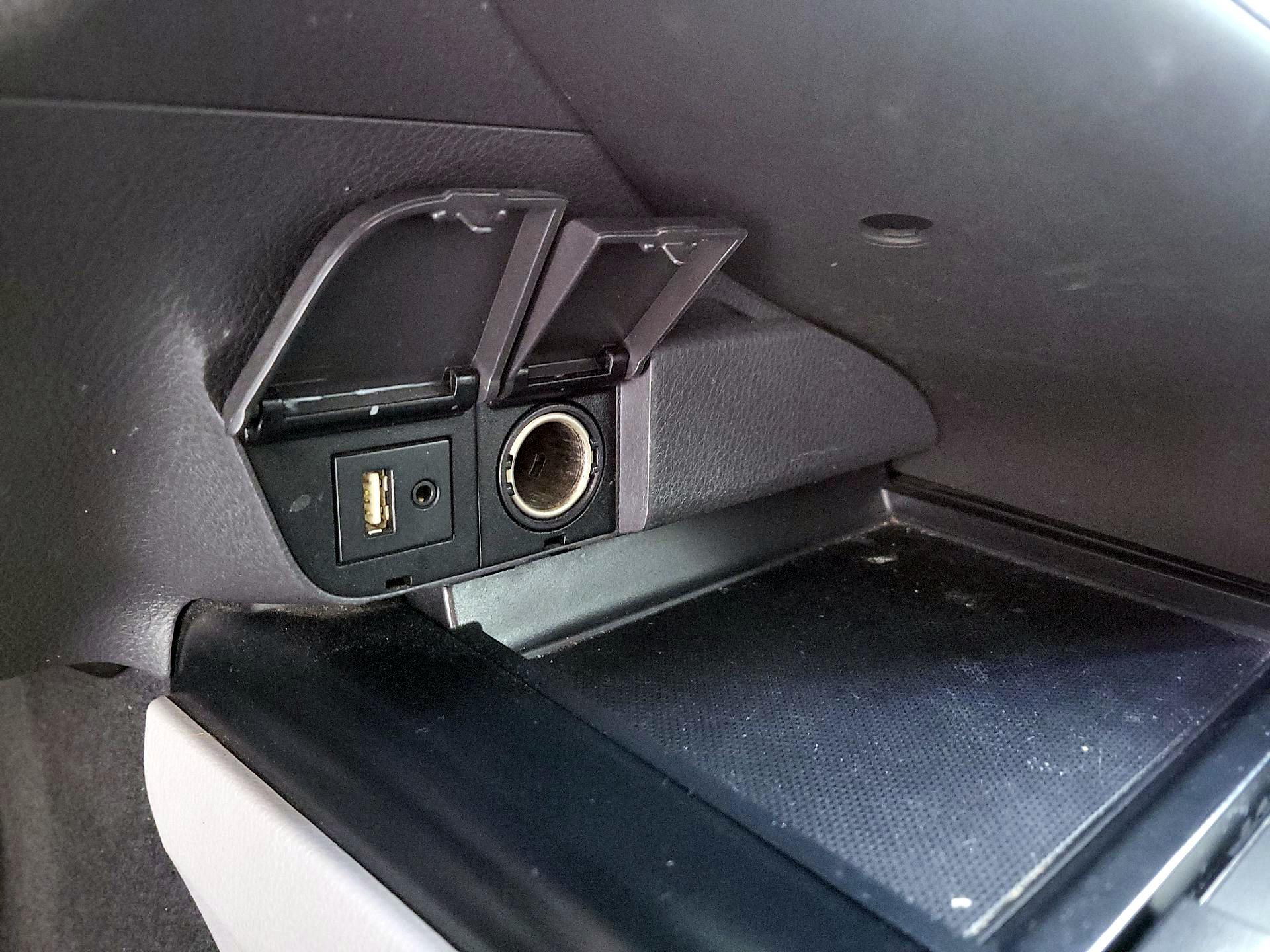 Thumbnail: 2018 Toyota Camry - 18