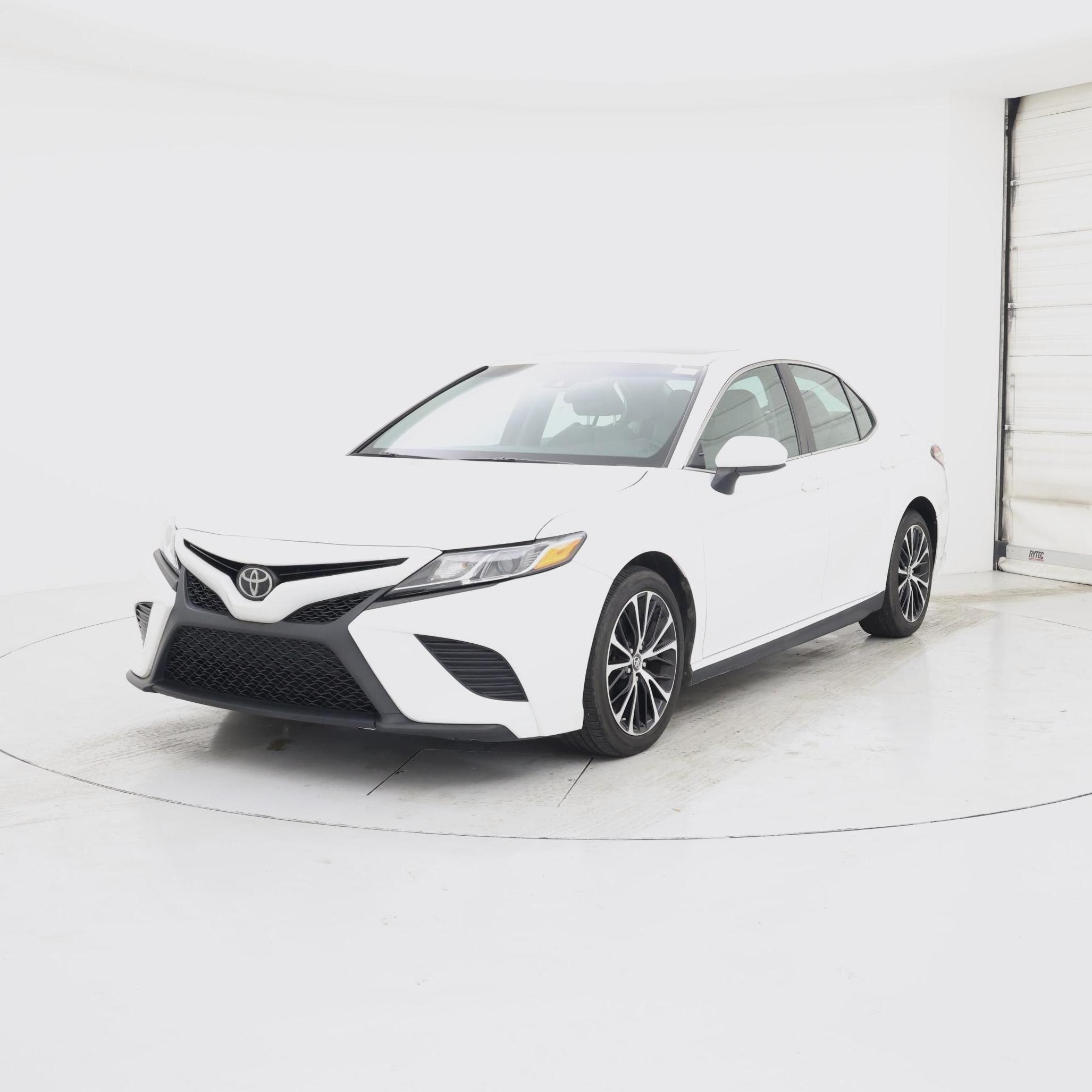 Thumbnail: 2018 Toyota Camry - 4
