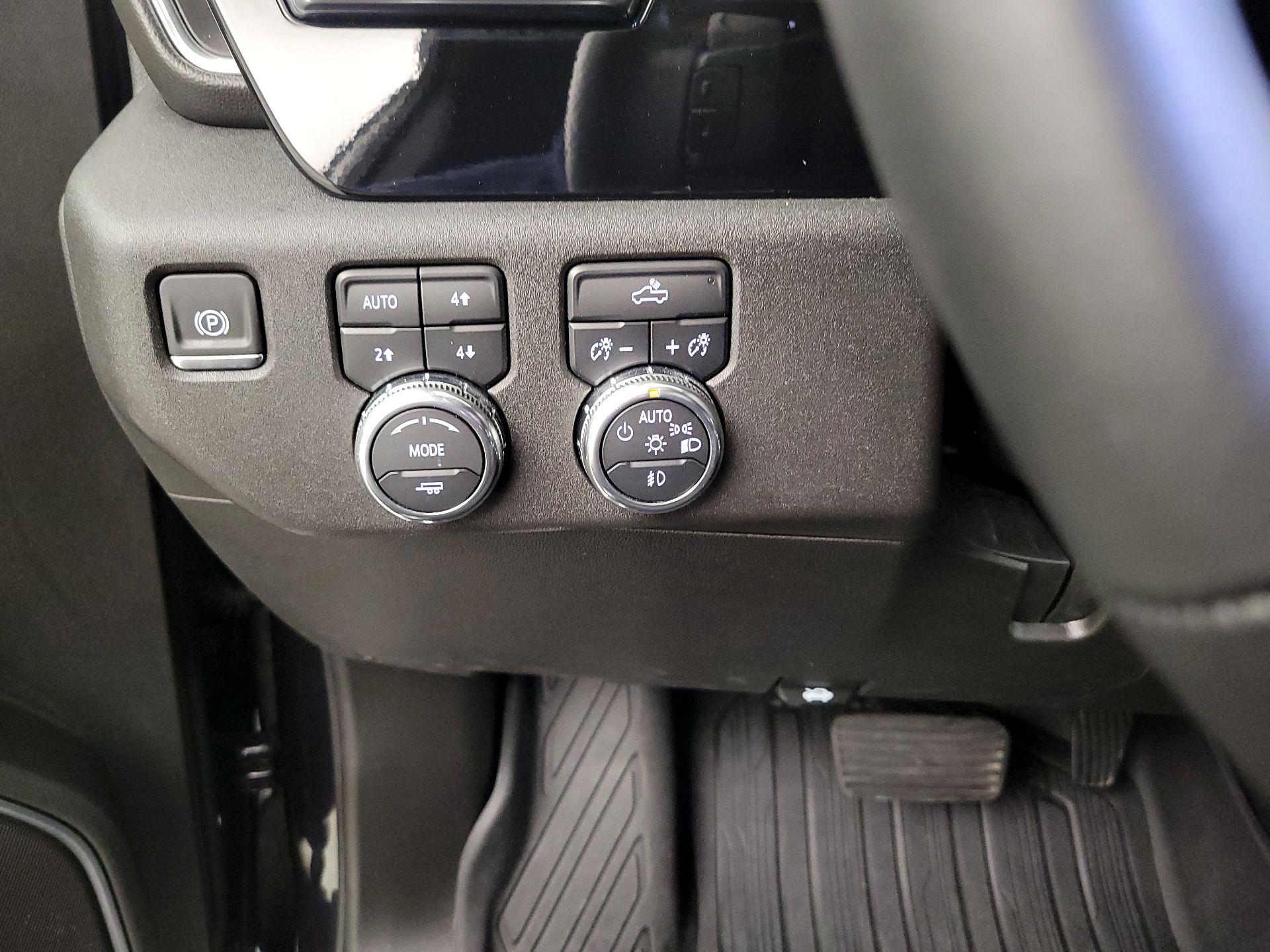 Thumbnail: 2025 GMC Sierra 1500 - 13