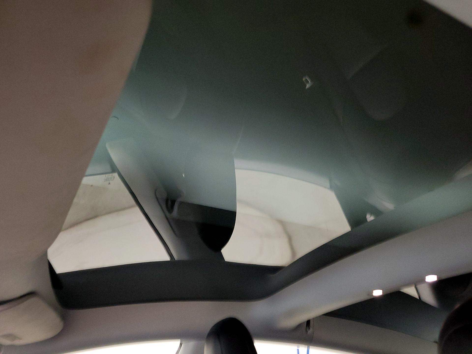 Thumbnail: 2021 Tesla Model 3 - 19