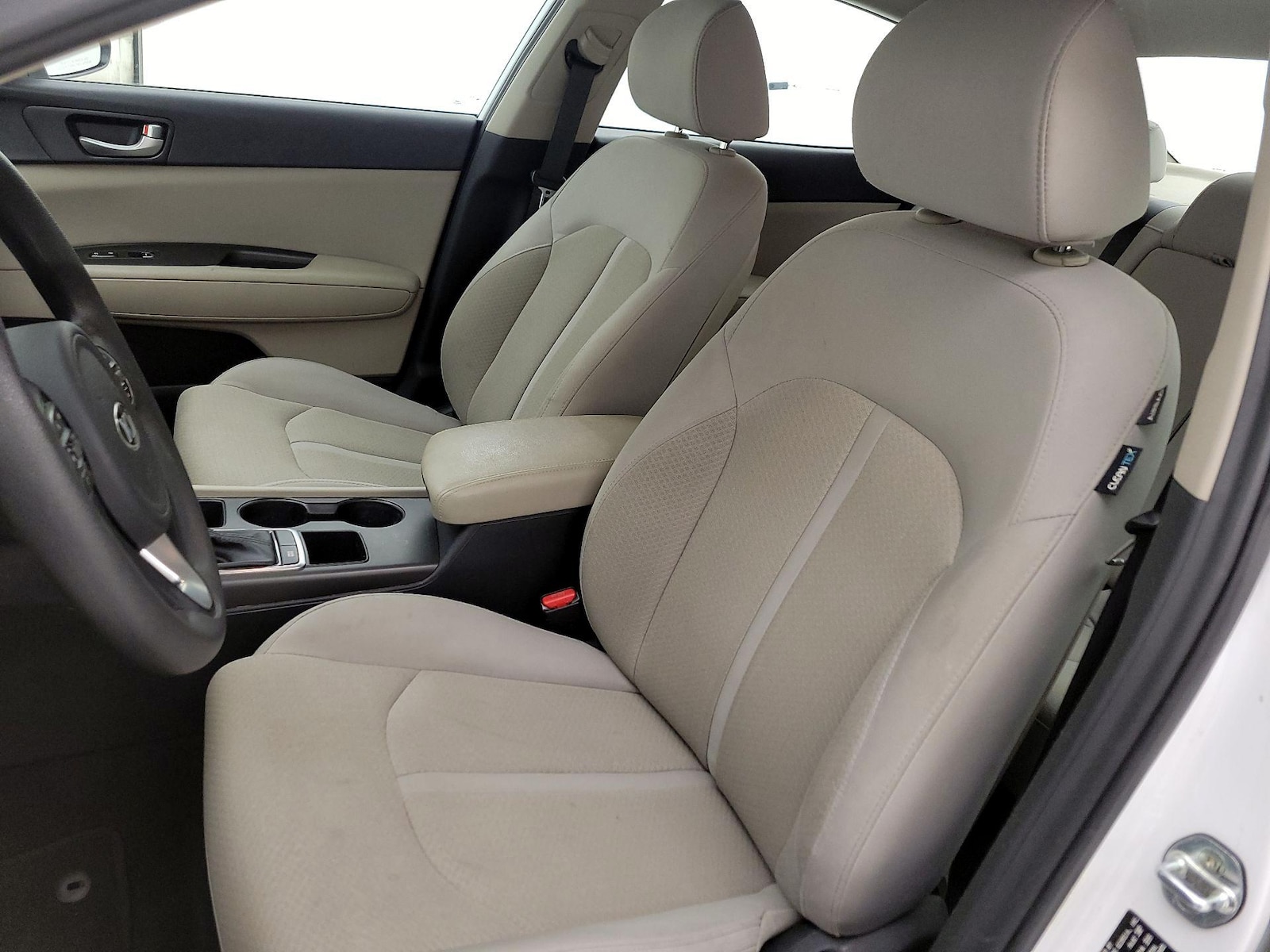 2017 Kia Optima LX - Photo 12