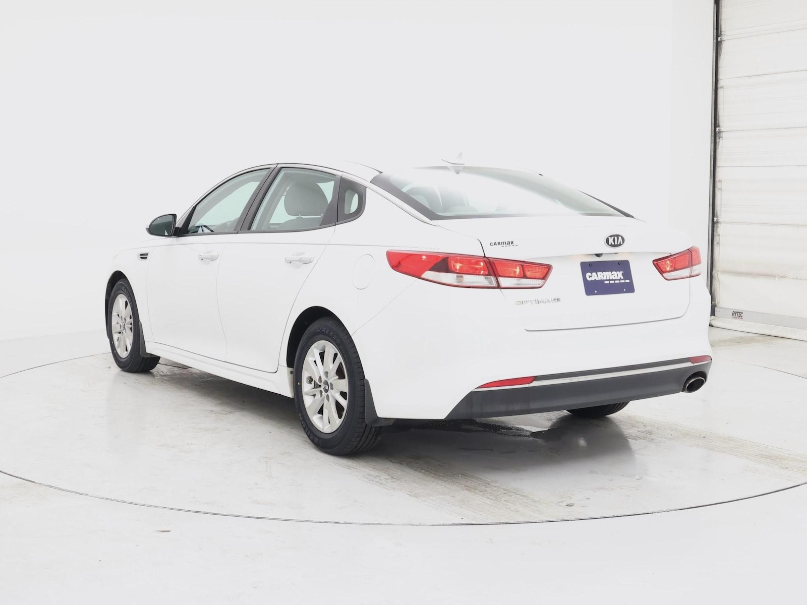 2017 Kia Optima LX - Photo 3