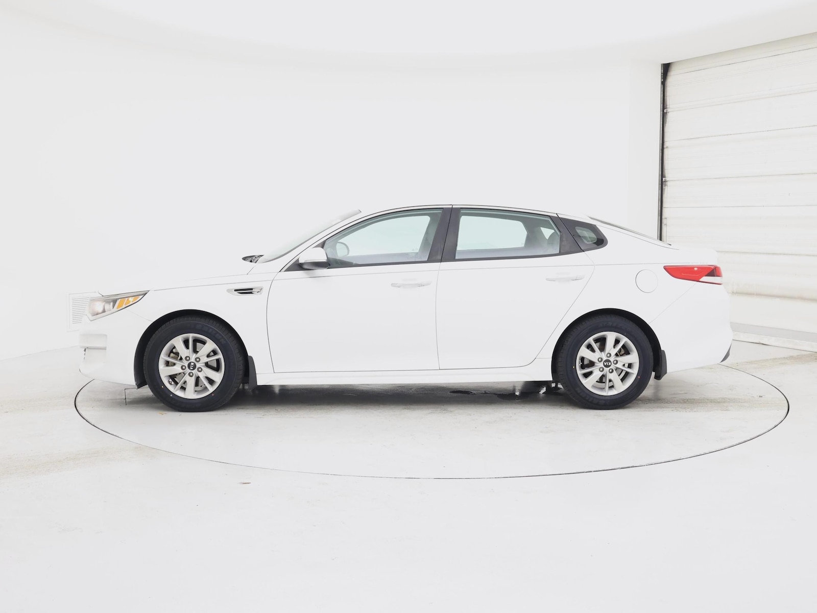 2017 Kia Optima LX - Photo 4