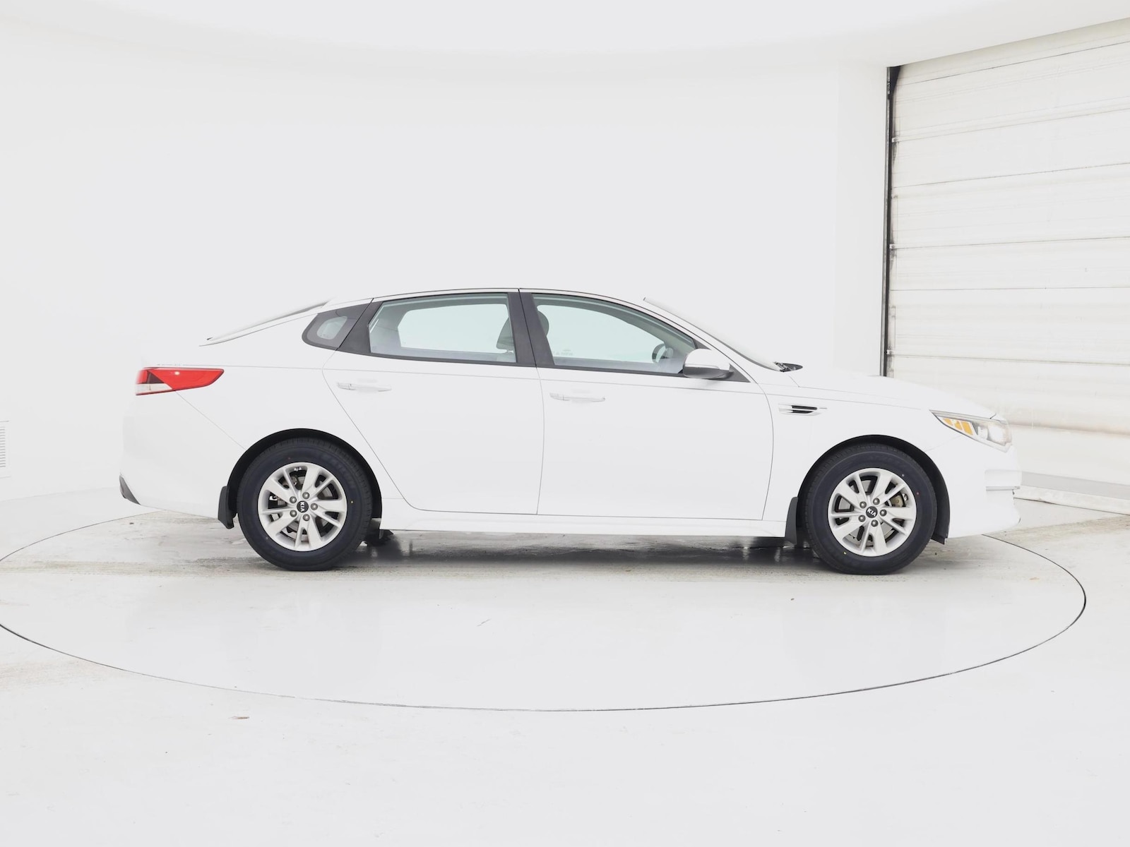 2017 Kia Optima LX - Photo 8