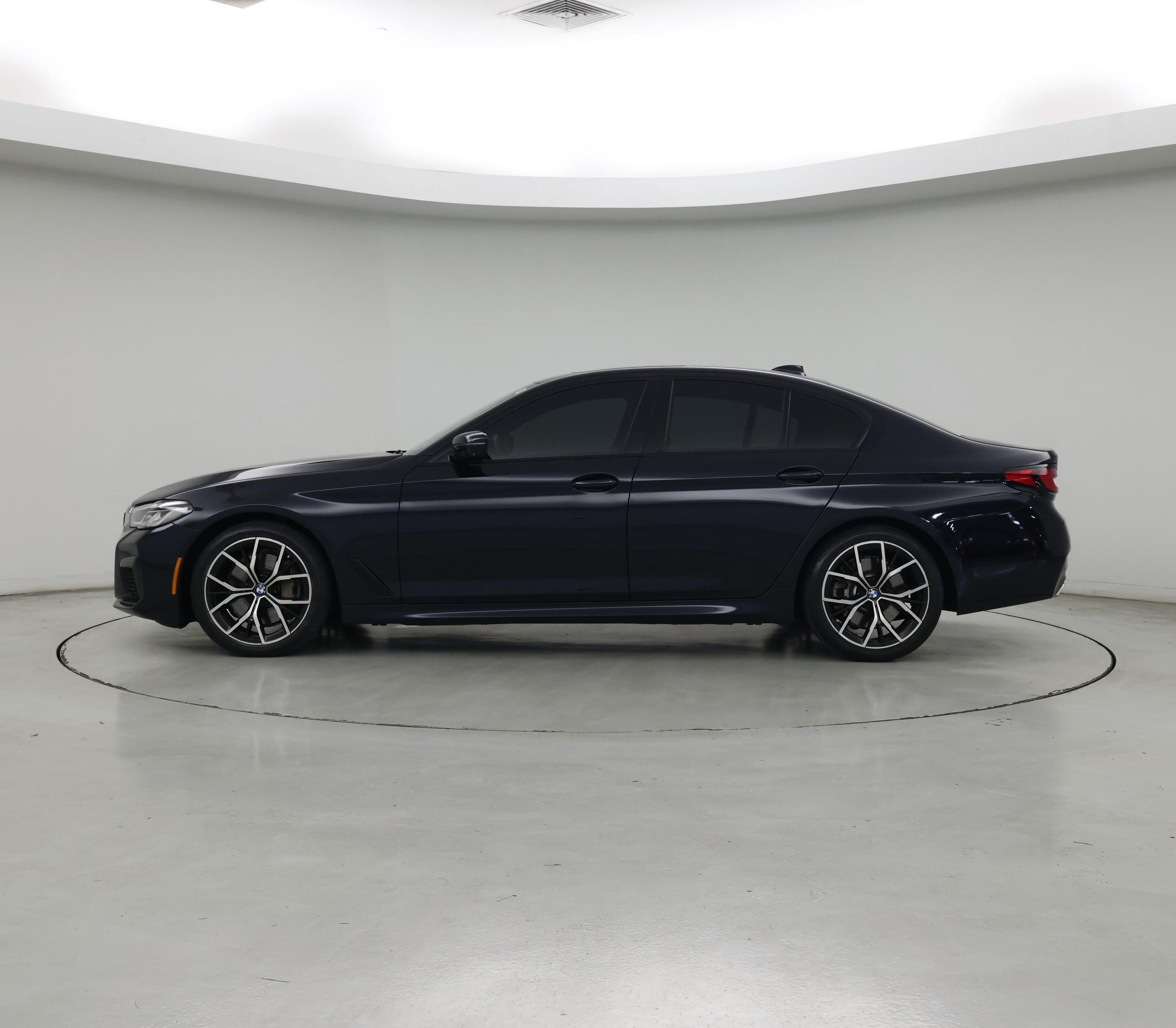 Thumbnail: 2021 BMW 5 Series - 3
