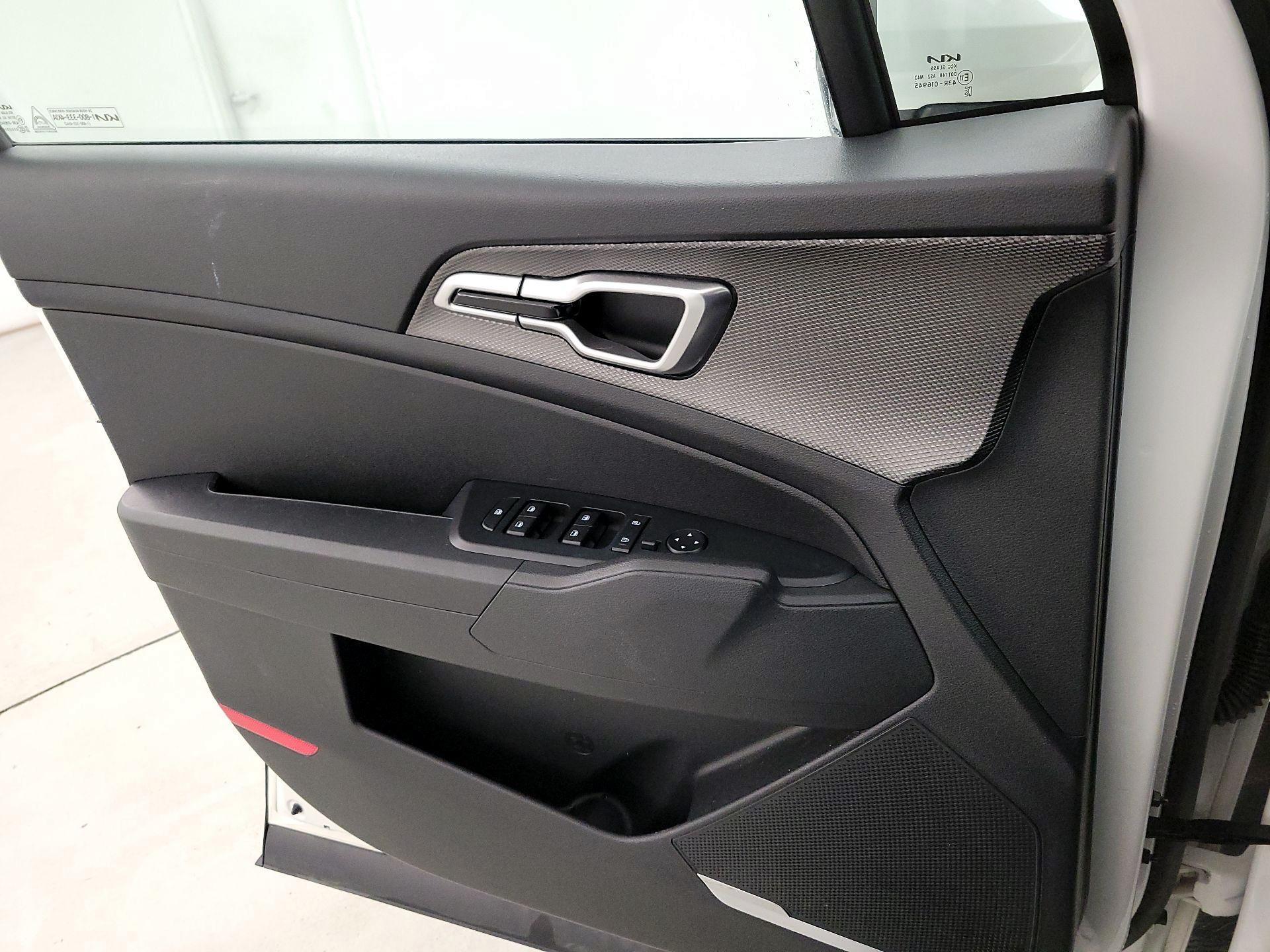 Thumbnail: 2023 Kia Sportage - 12