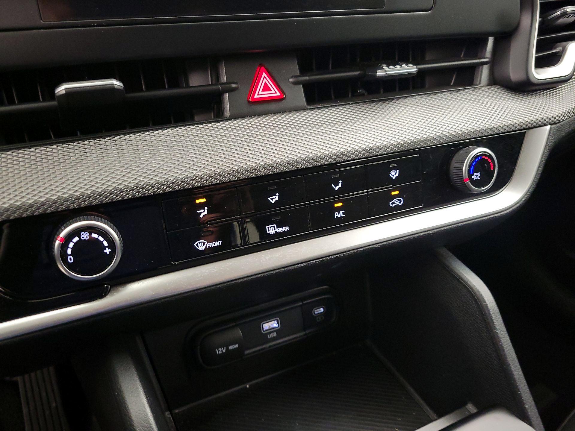 Thumbnail: 2023 Kia Sportage - 16