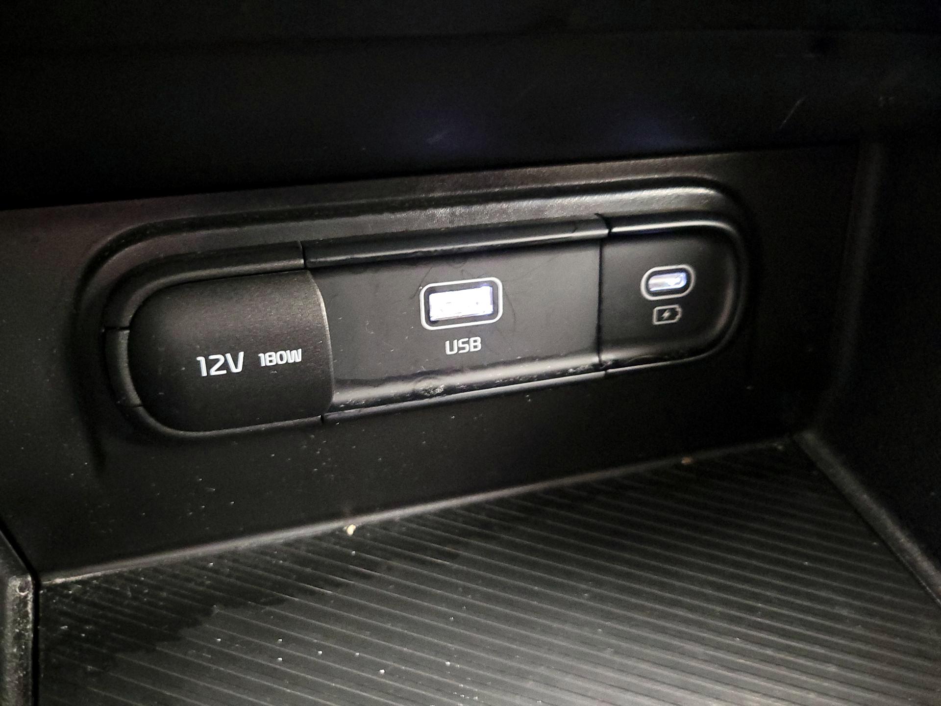 Thumbnail: 2023 Kia Sportage - 18