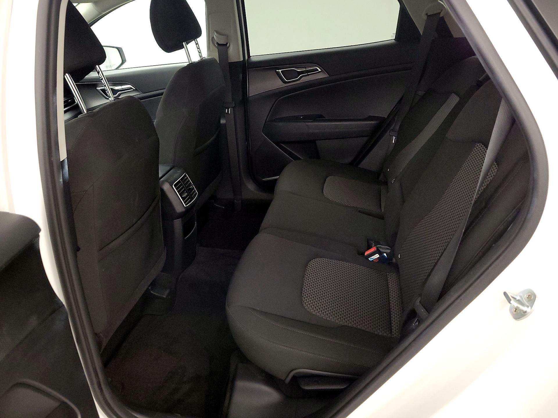 Thumbnail: 2023 Kia Sportage - 19