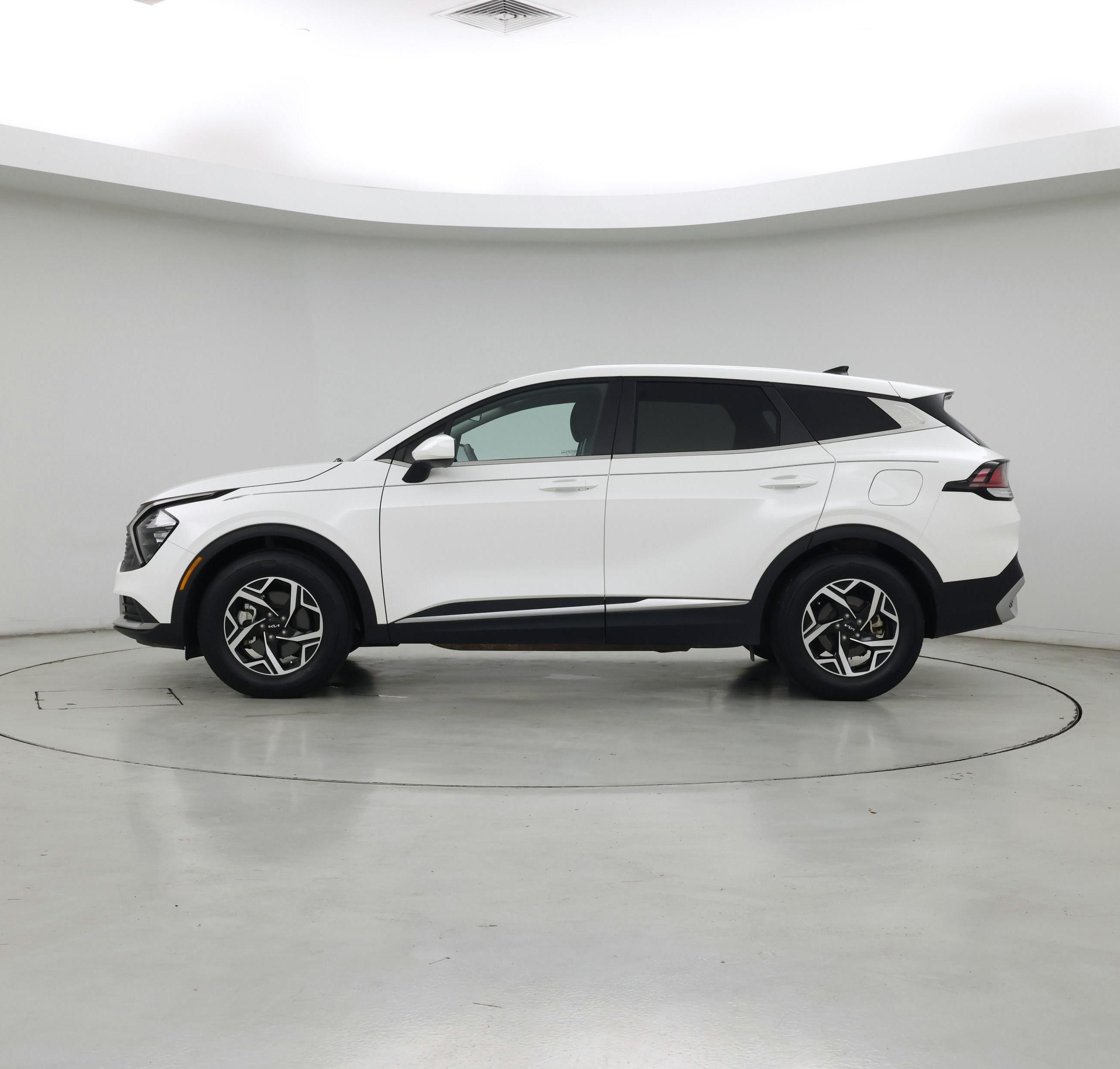 Thumbnail: 2023 Kia Sportage - 3